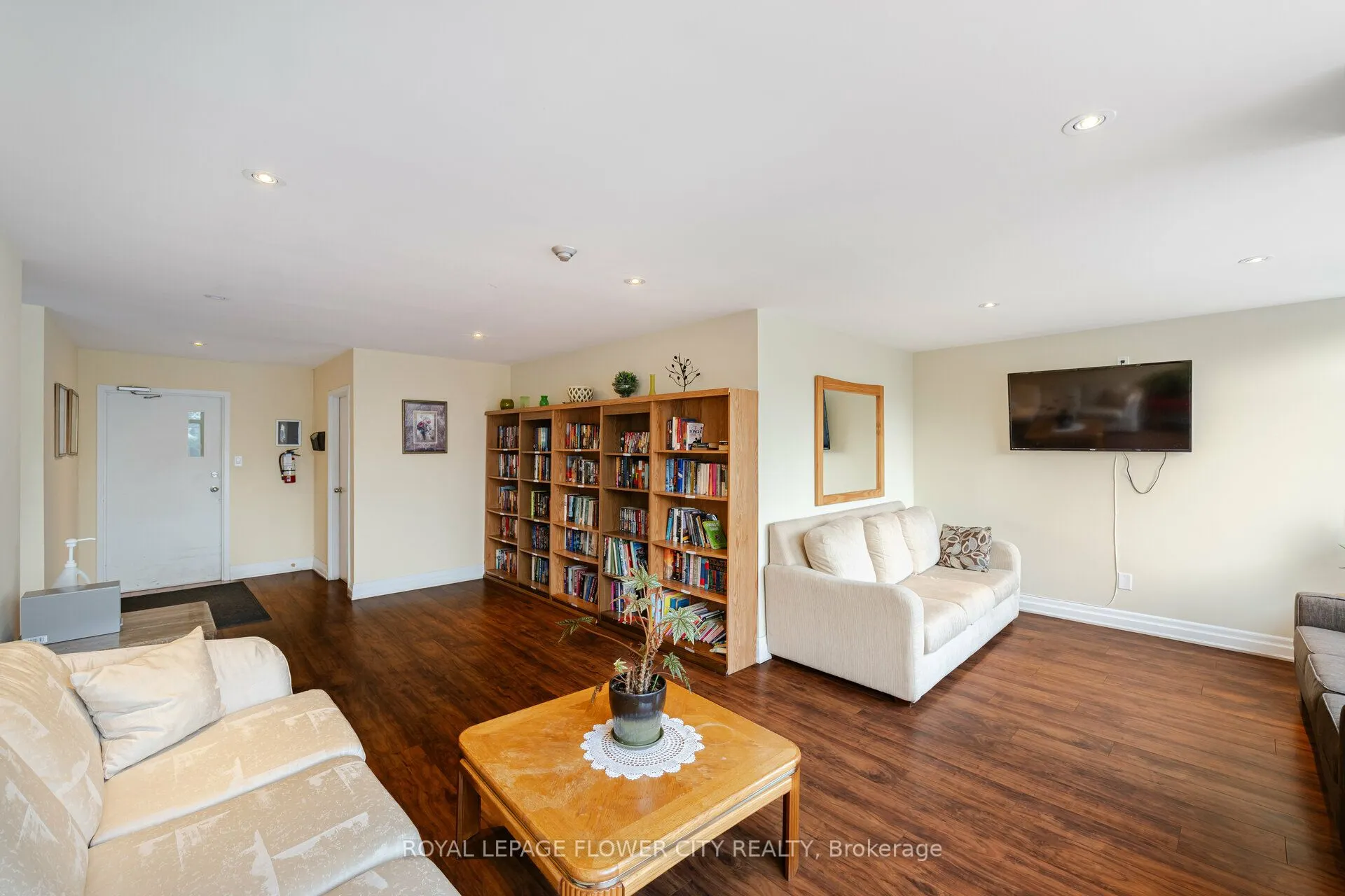50 Elm Drive E, #706