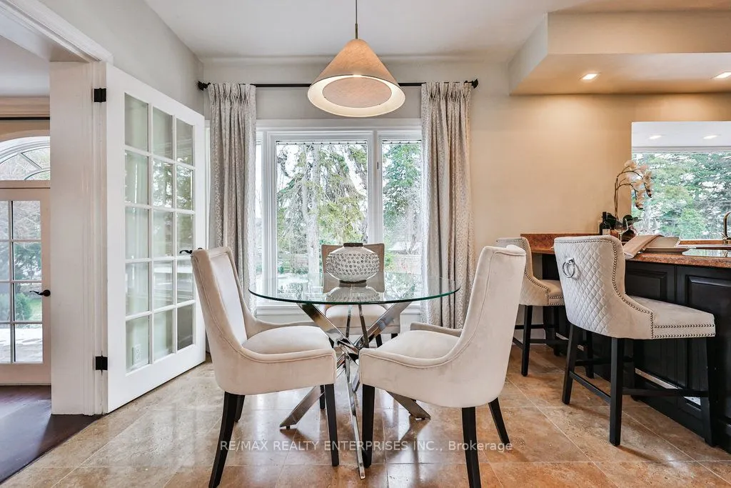 471 Country Club Crescent