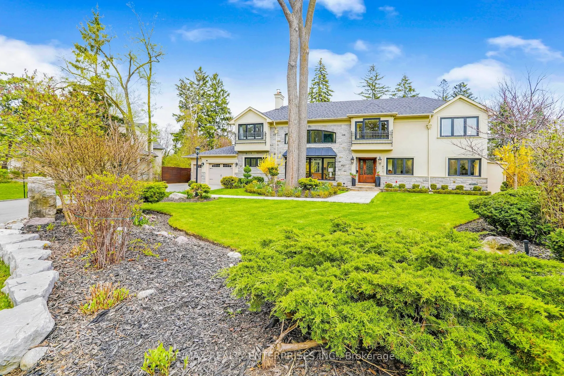 471 Country Club Crescent