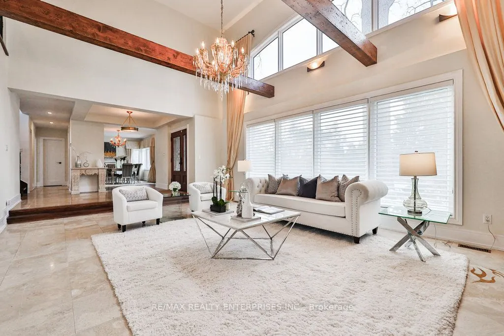471 Country Club Crescent
