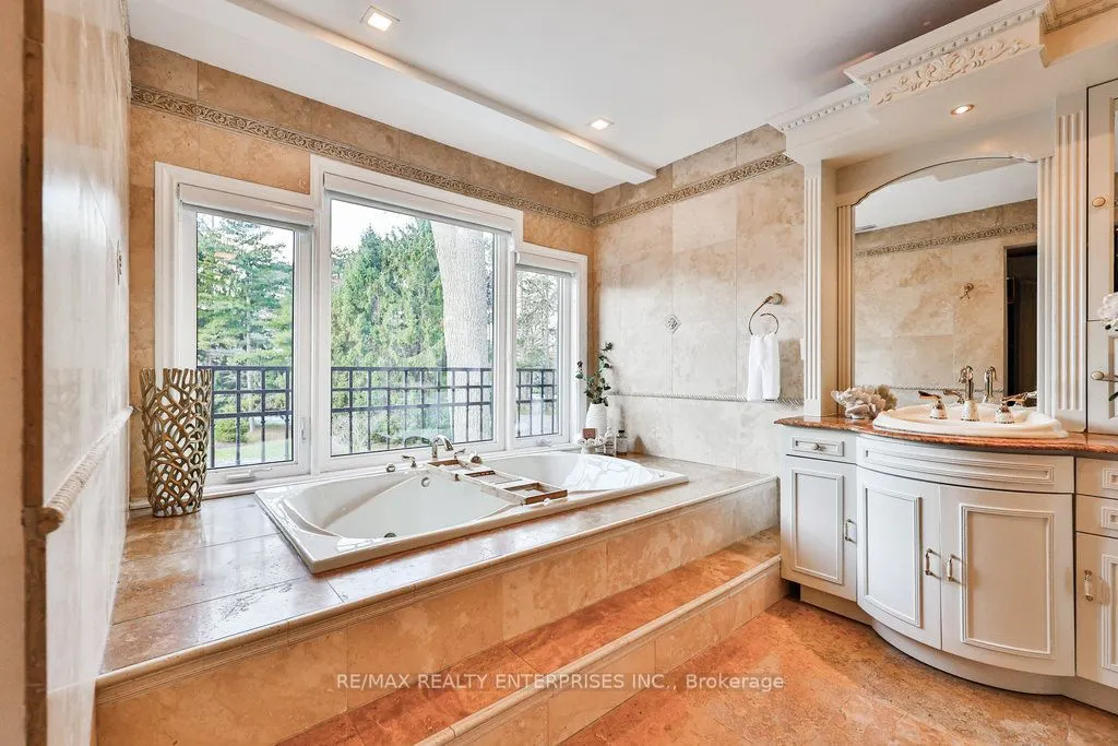 471 Country Club Crescent