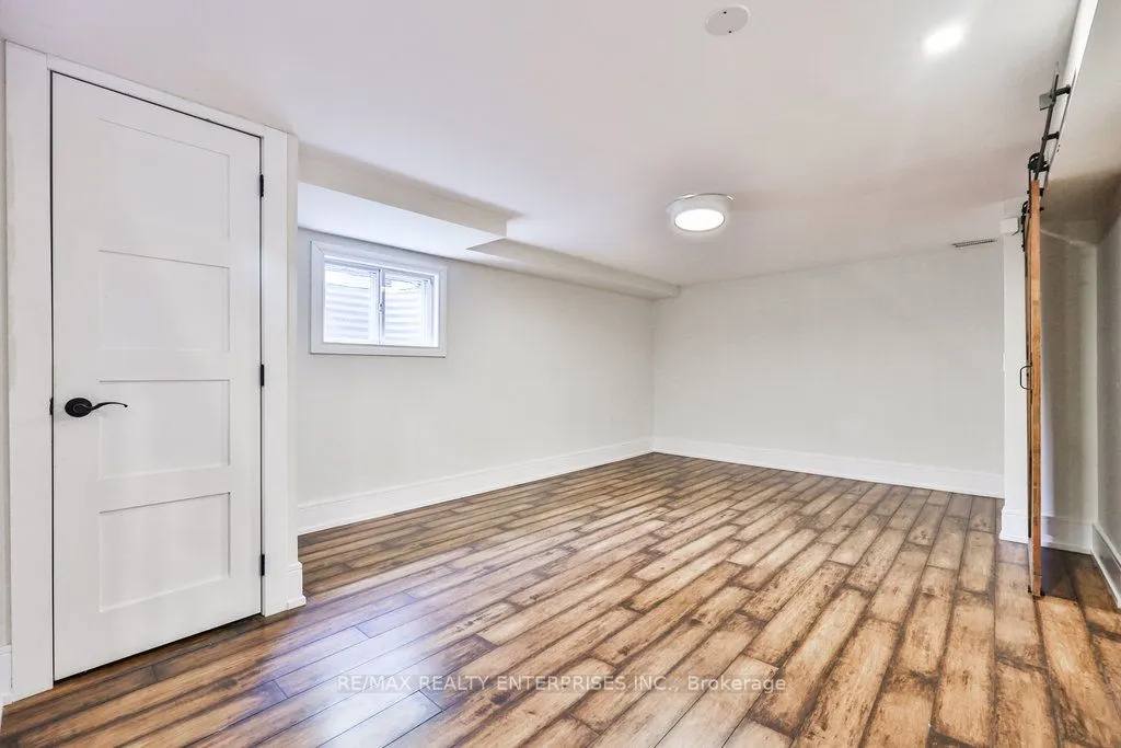 471 Country Club Crescent