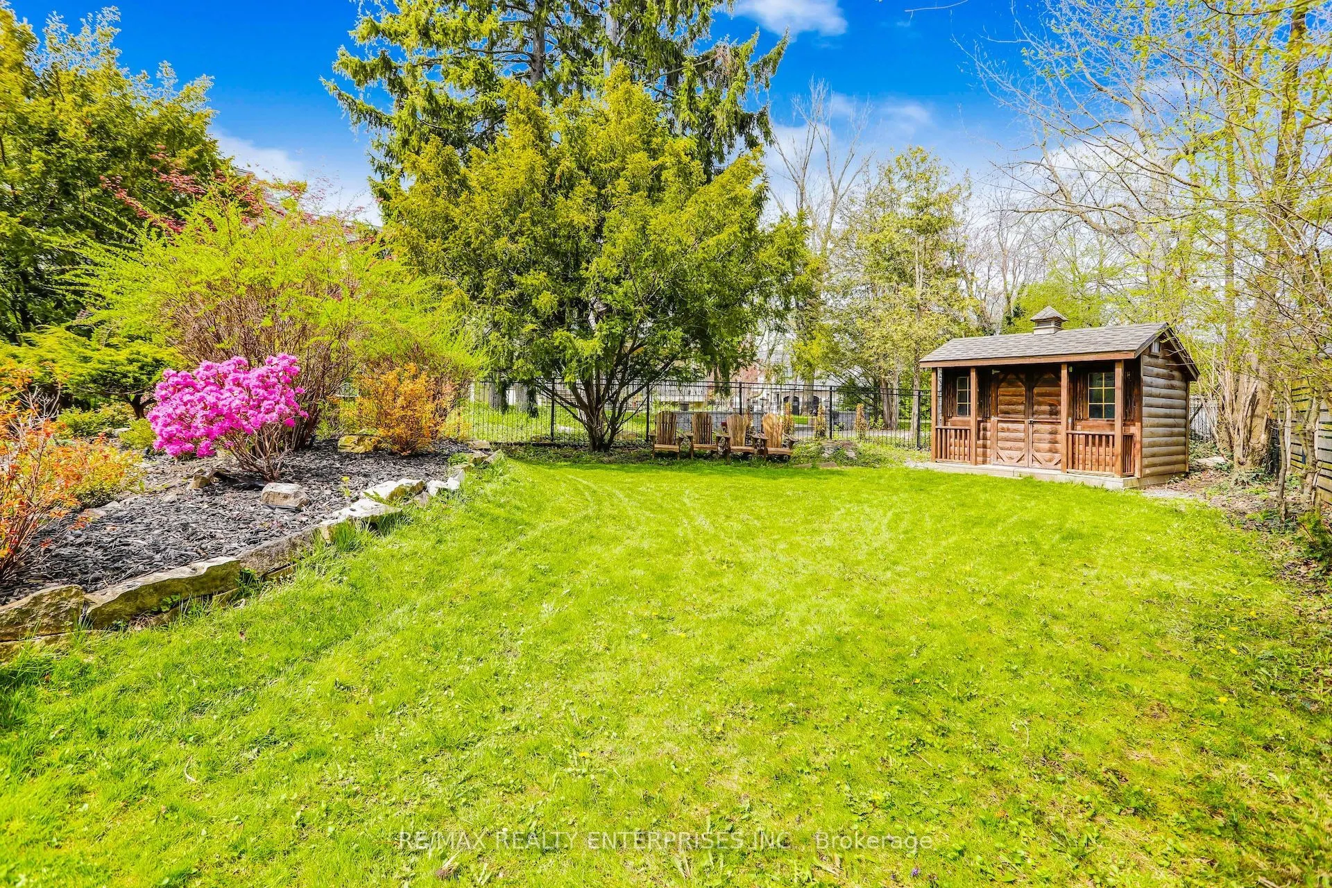 471 Country Club Crescent