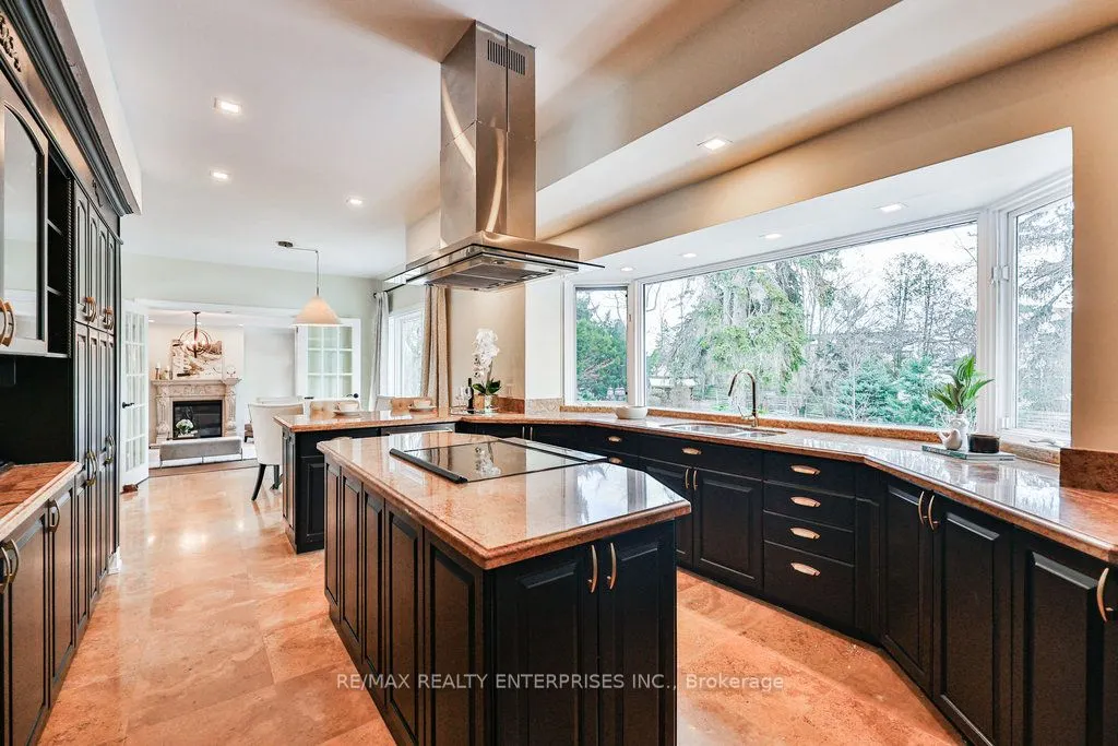 471 Country Club Crescent