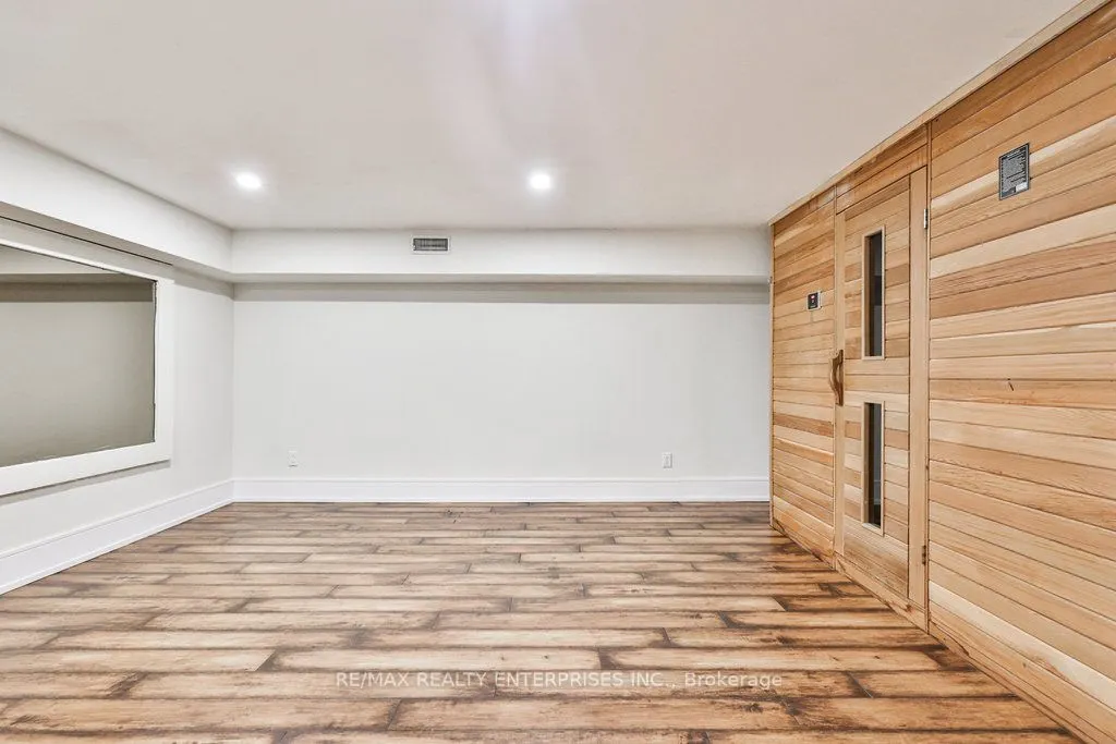 471 Country Club Crescent