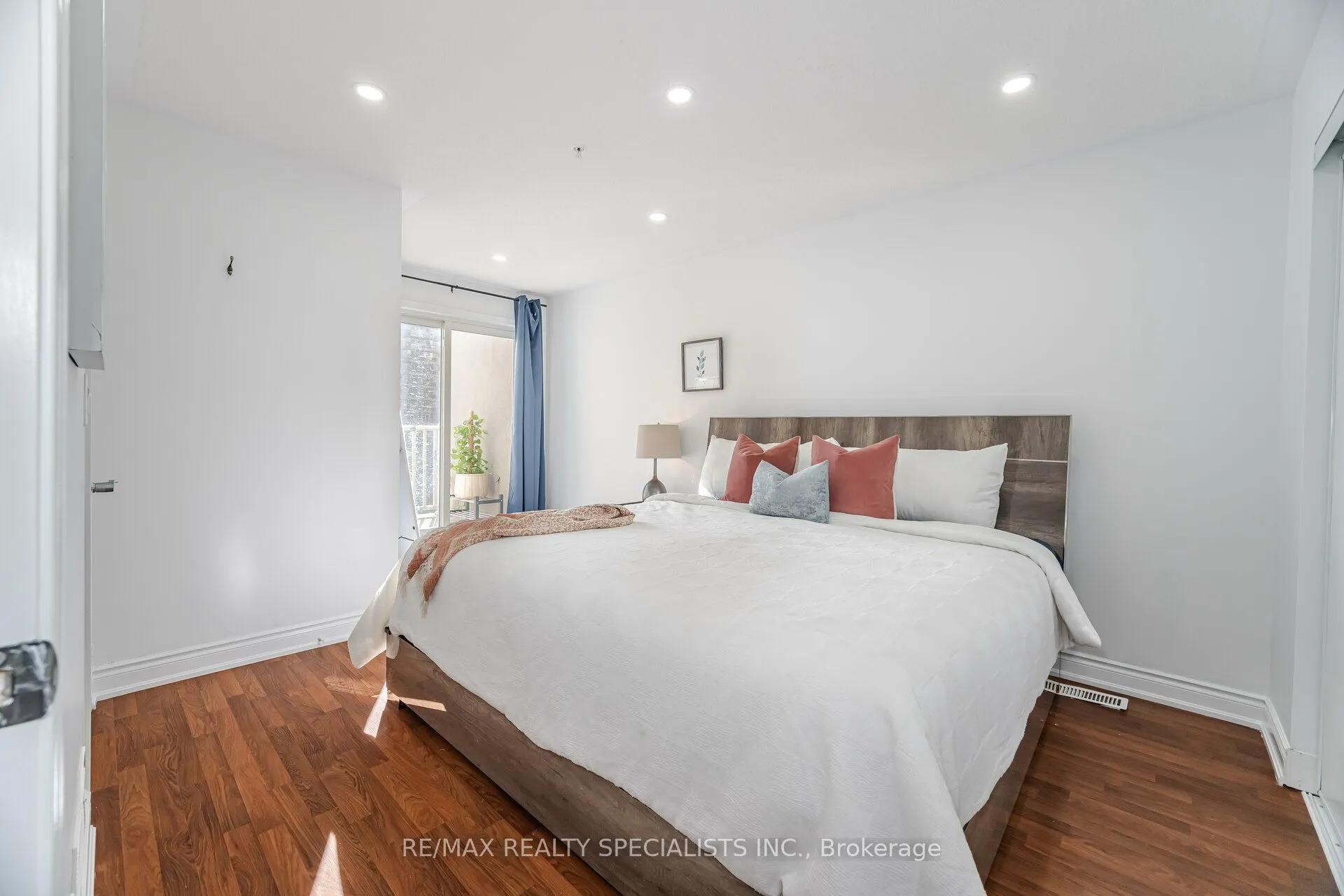 5 Richgrove Drive, #212