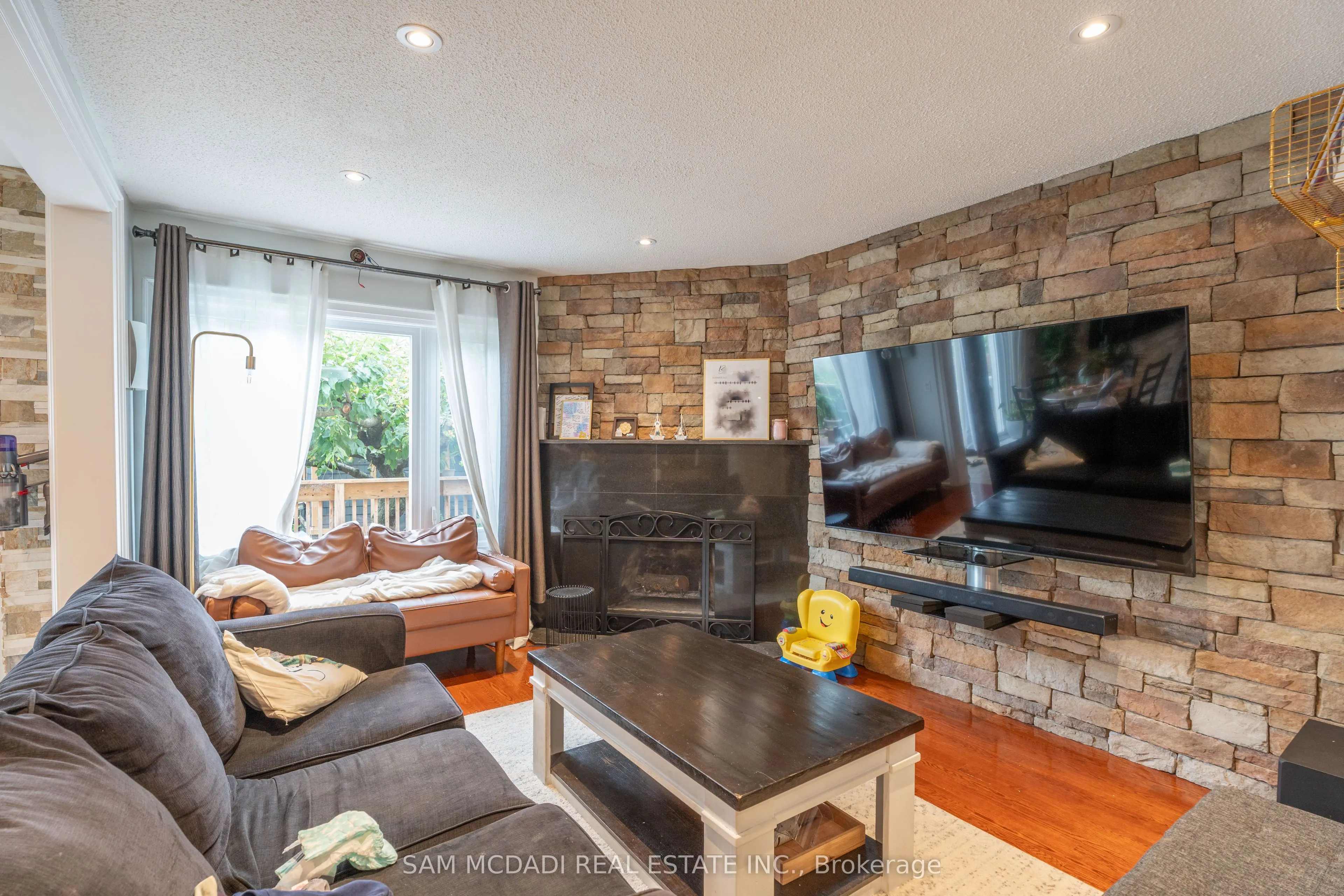 4484 Jenkins Crescent