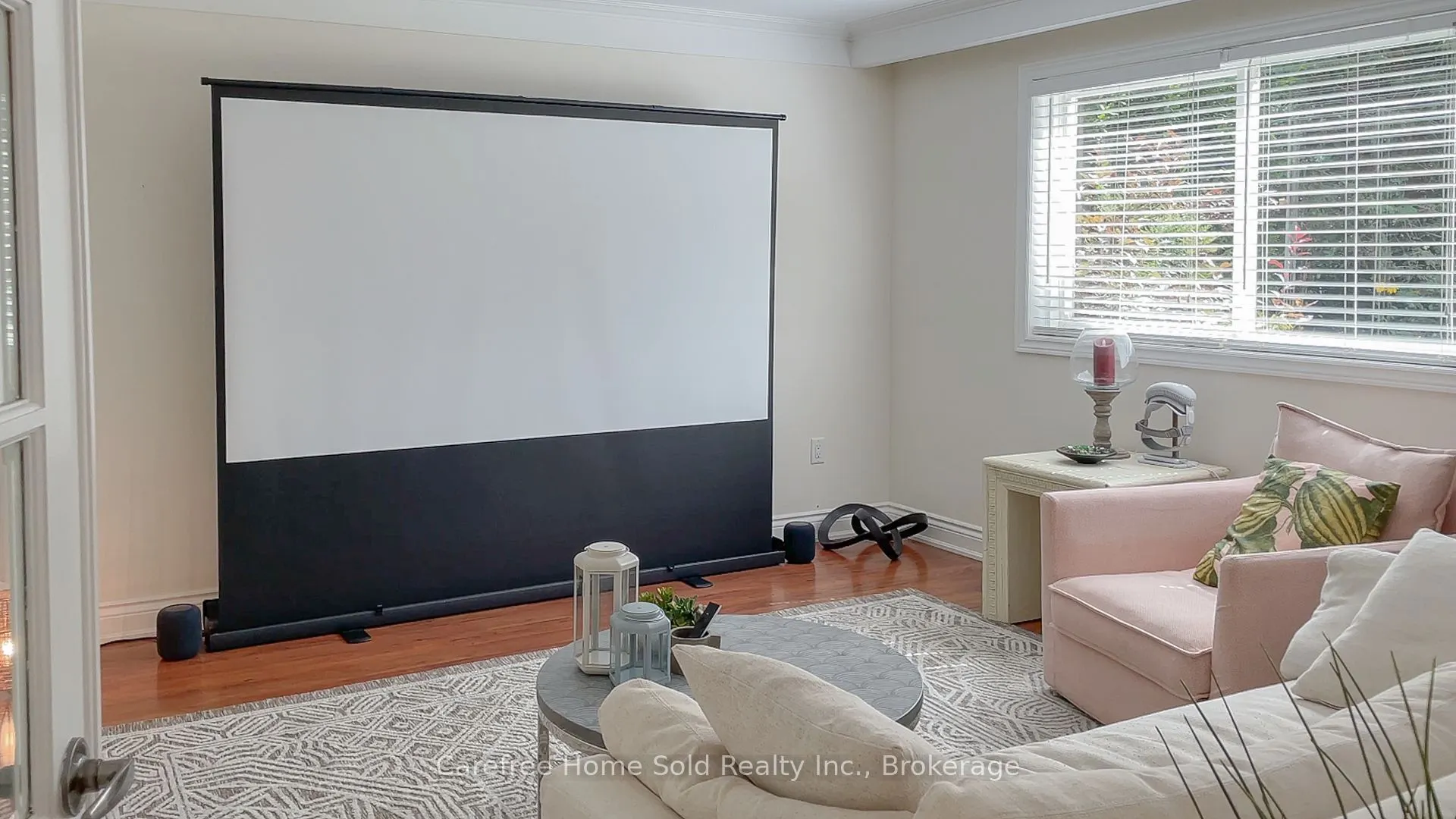 268 Mineola Road E
