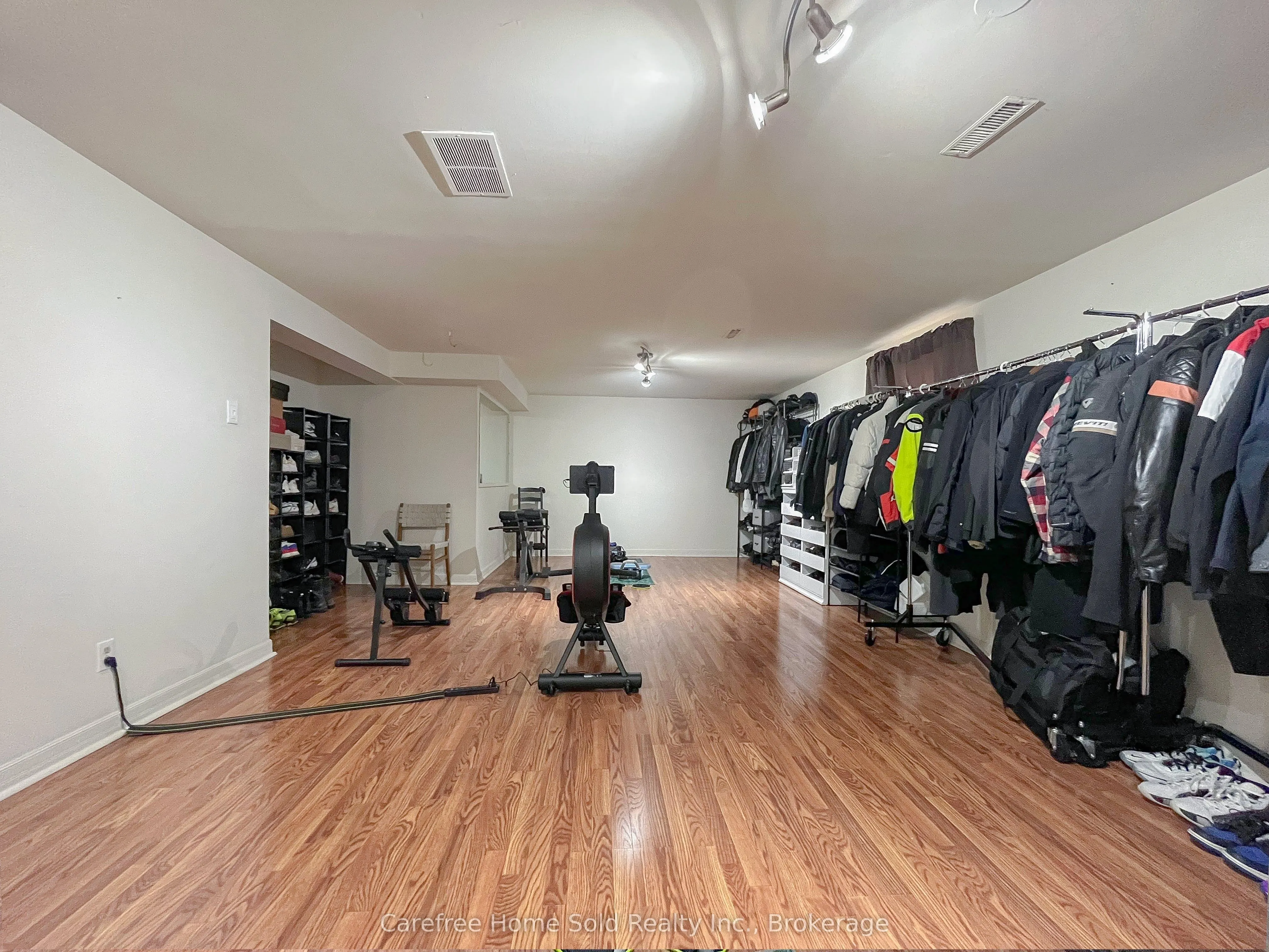 268 Mineola Road E