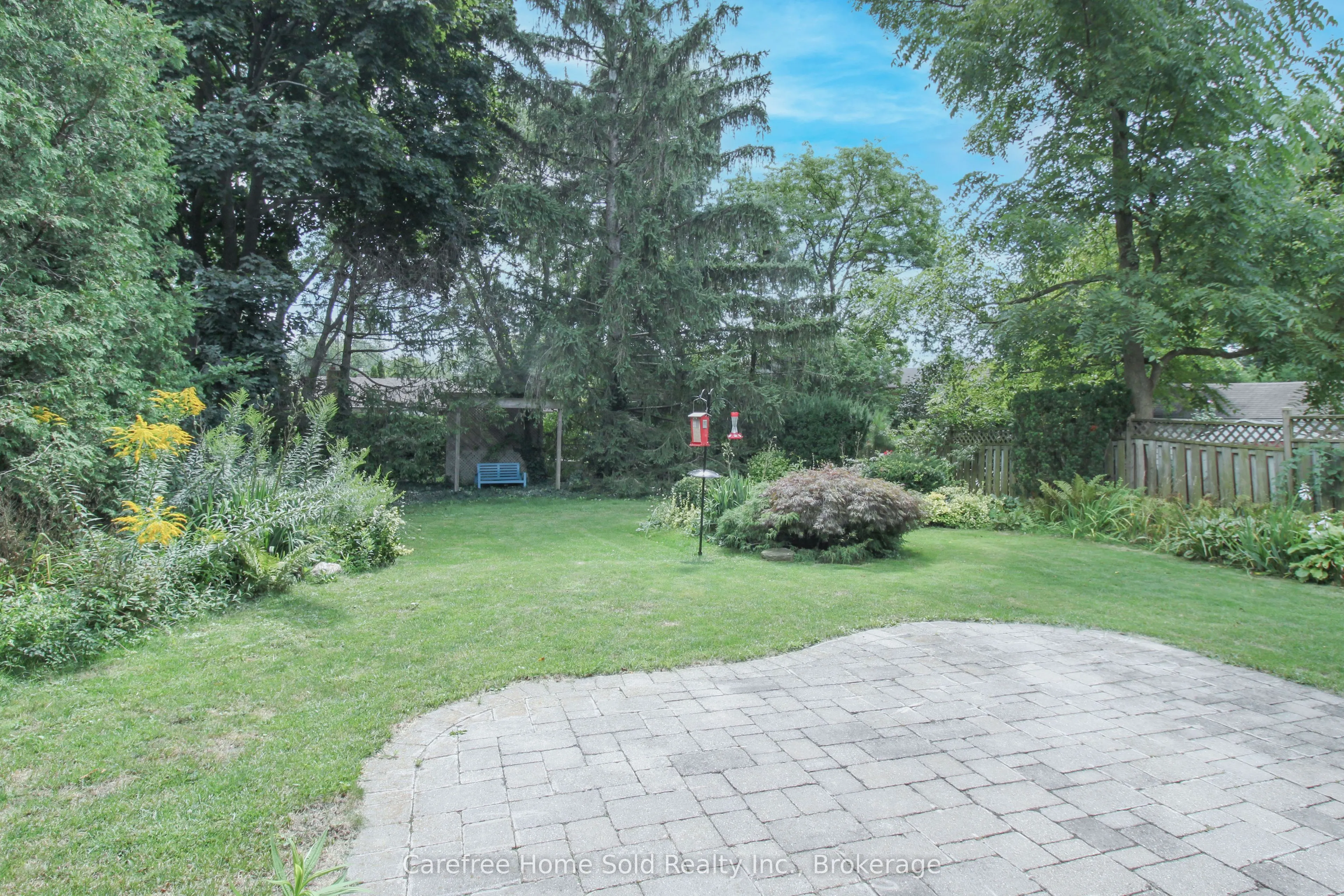 268 Mineola Road E