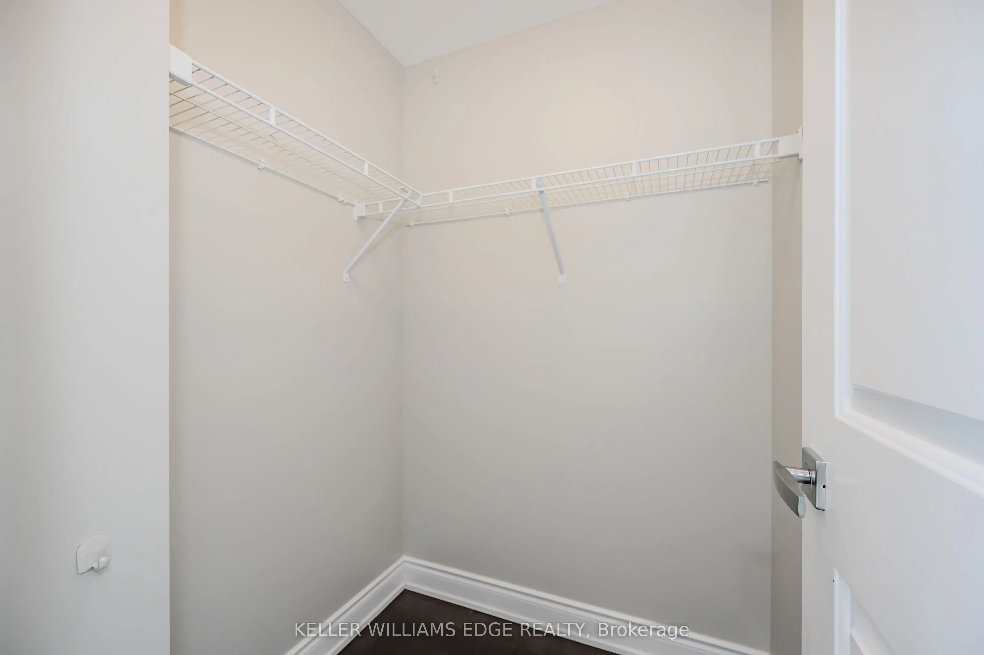 3500 Lakeshore Road W, #808