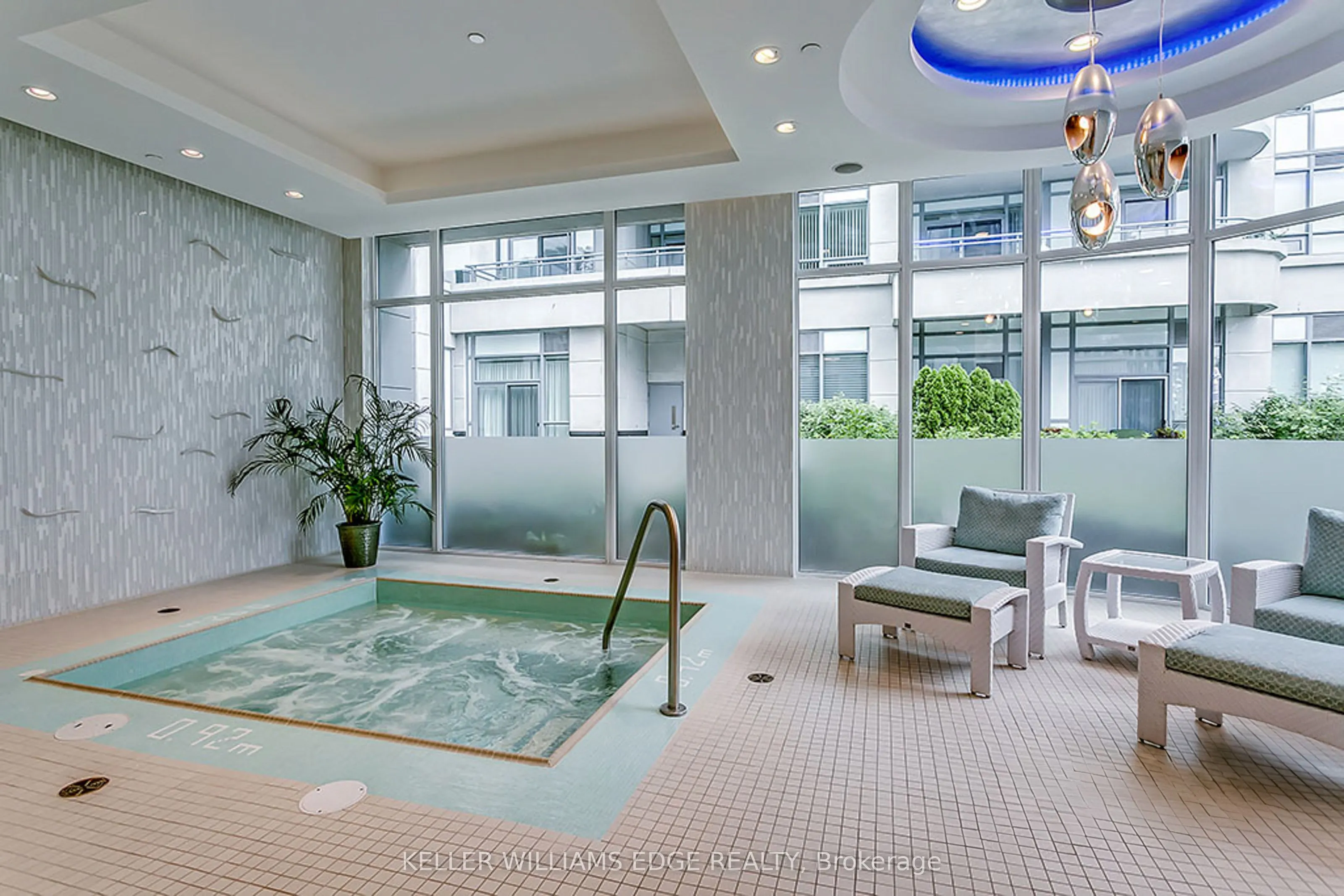 3500 Lakeshore Road W, #808