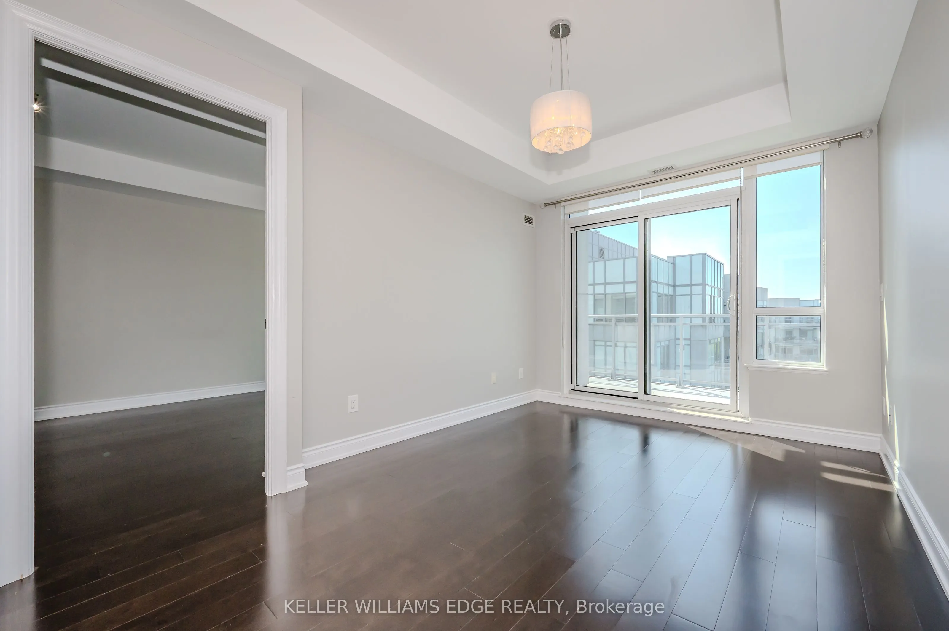 3500 Lakeshore Road W, #808