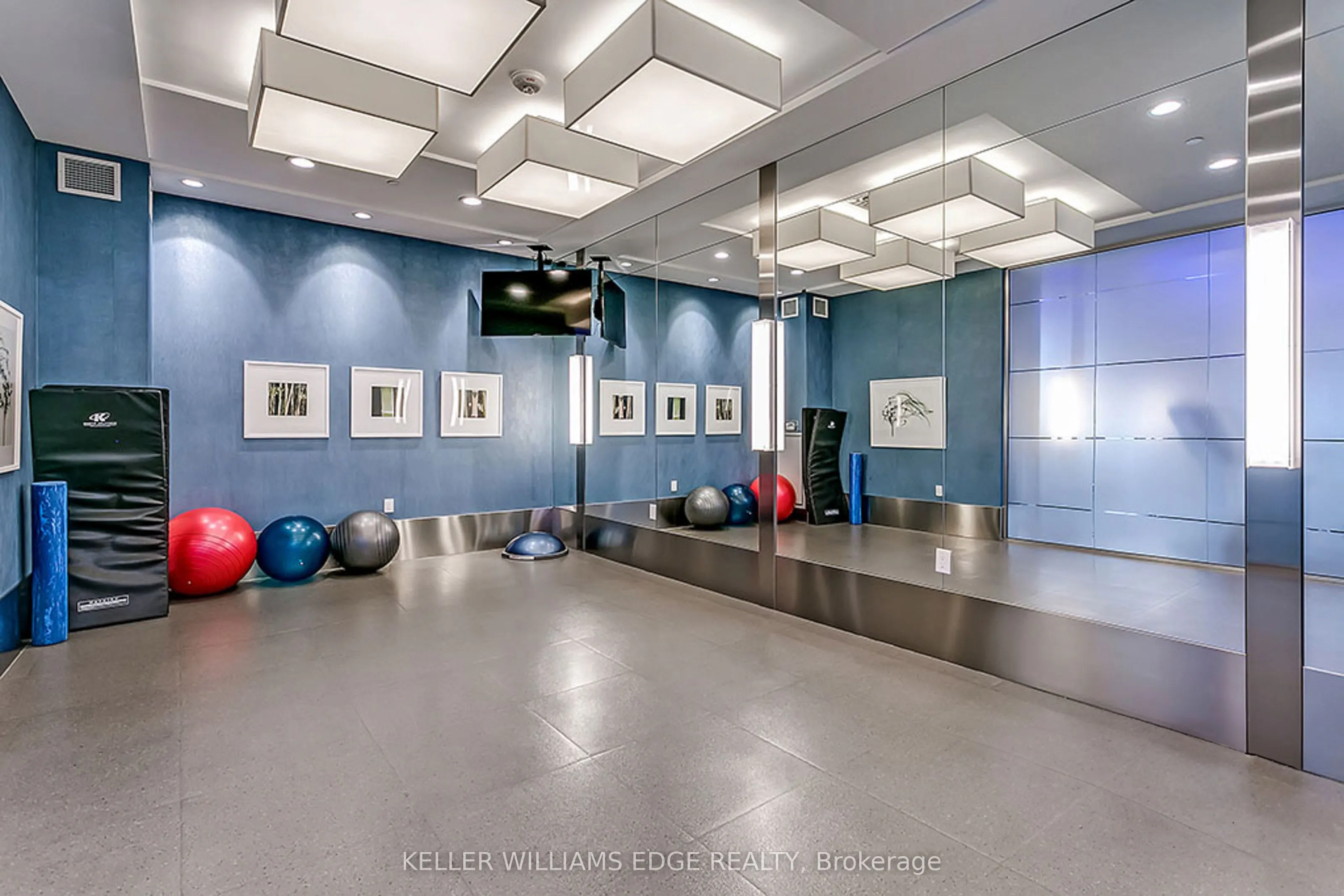 3500 Lakeshore Road W, #808