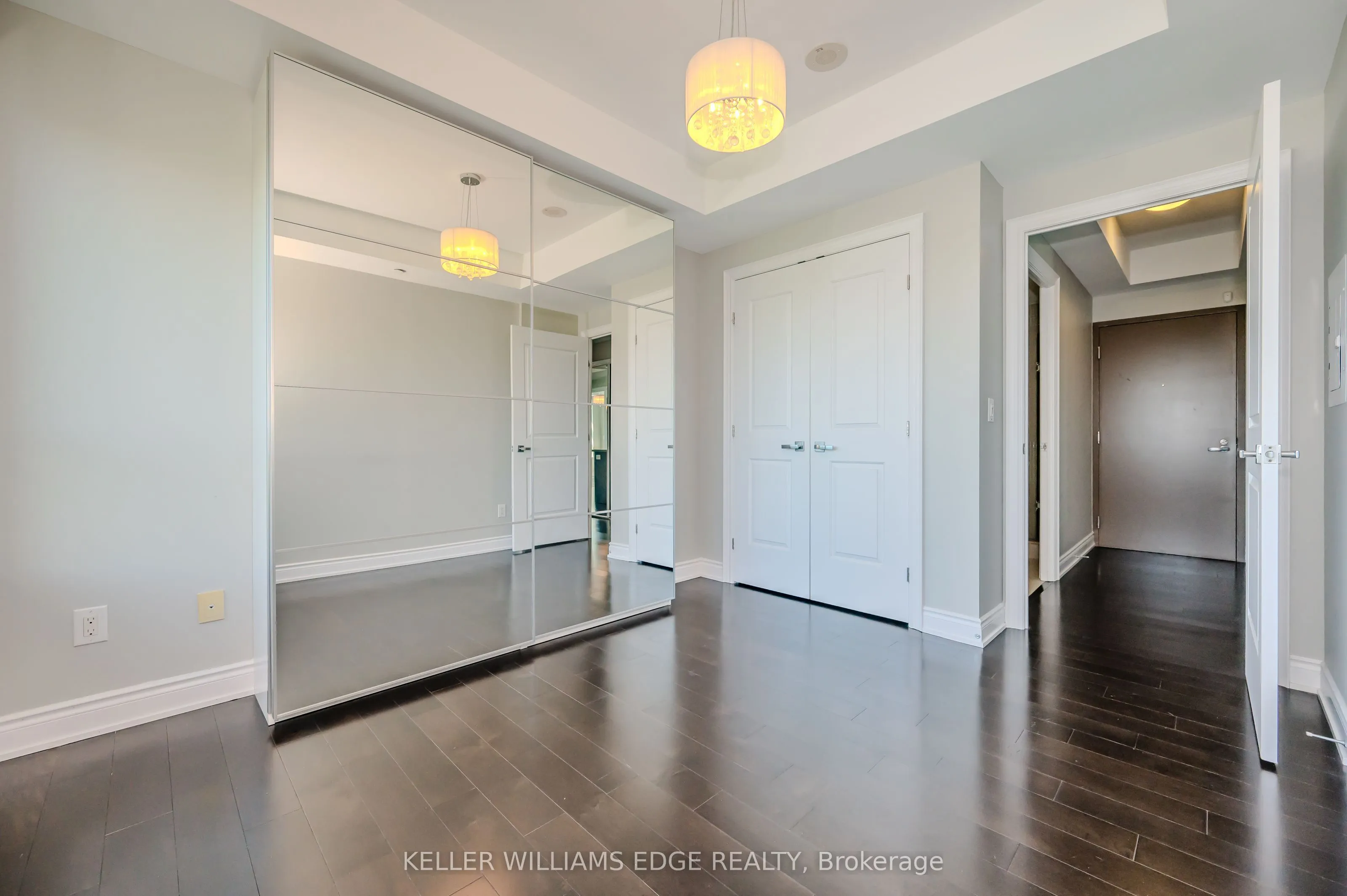 3500 Lakeshore Road W, #808