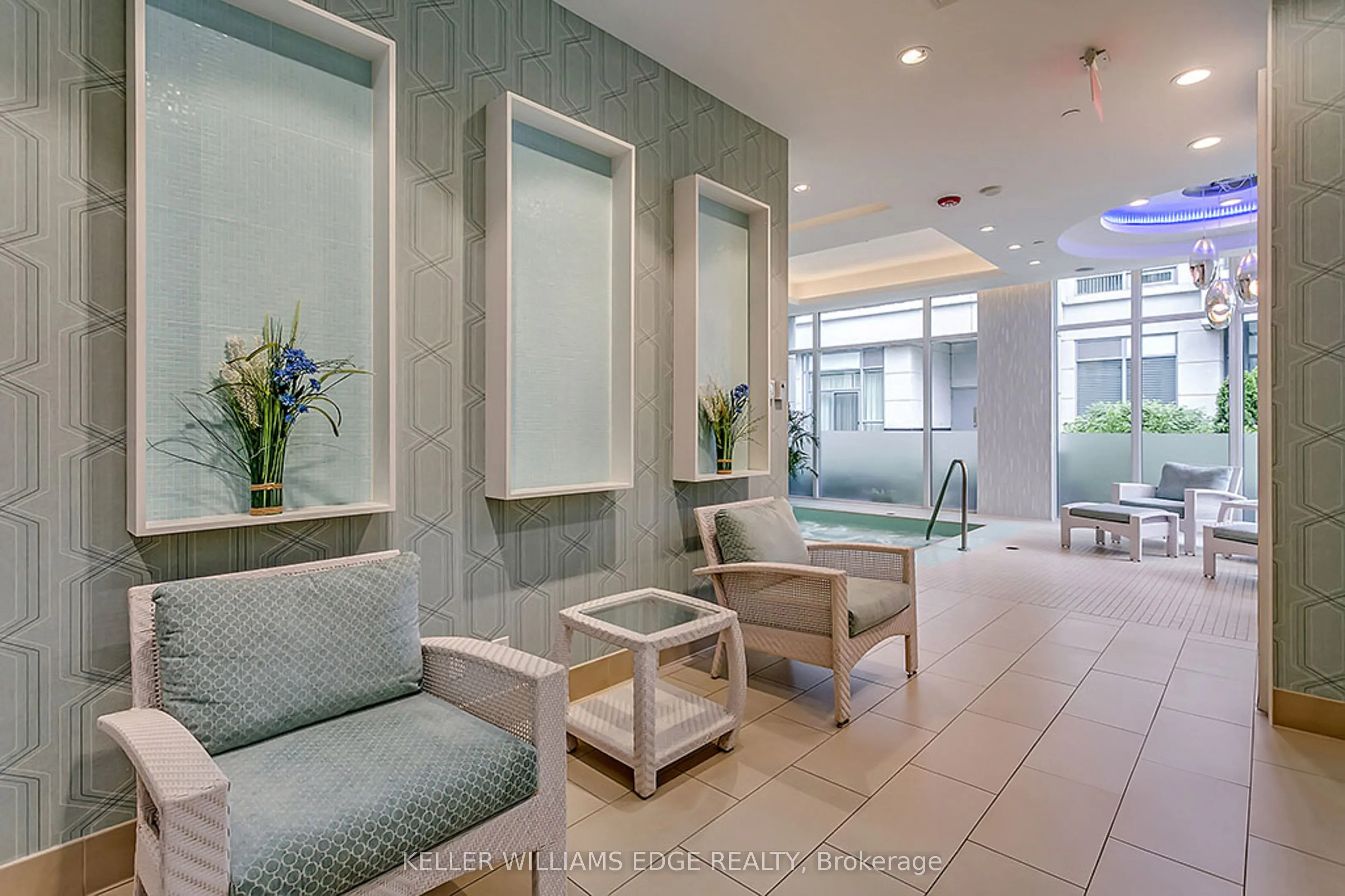 3500 Lakeshore Road W, #808