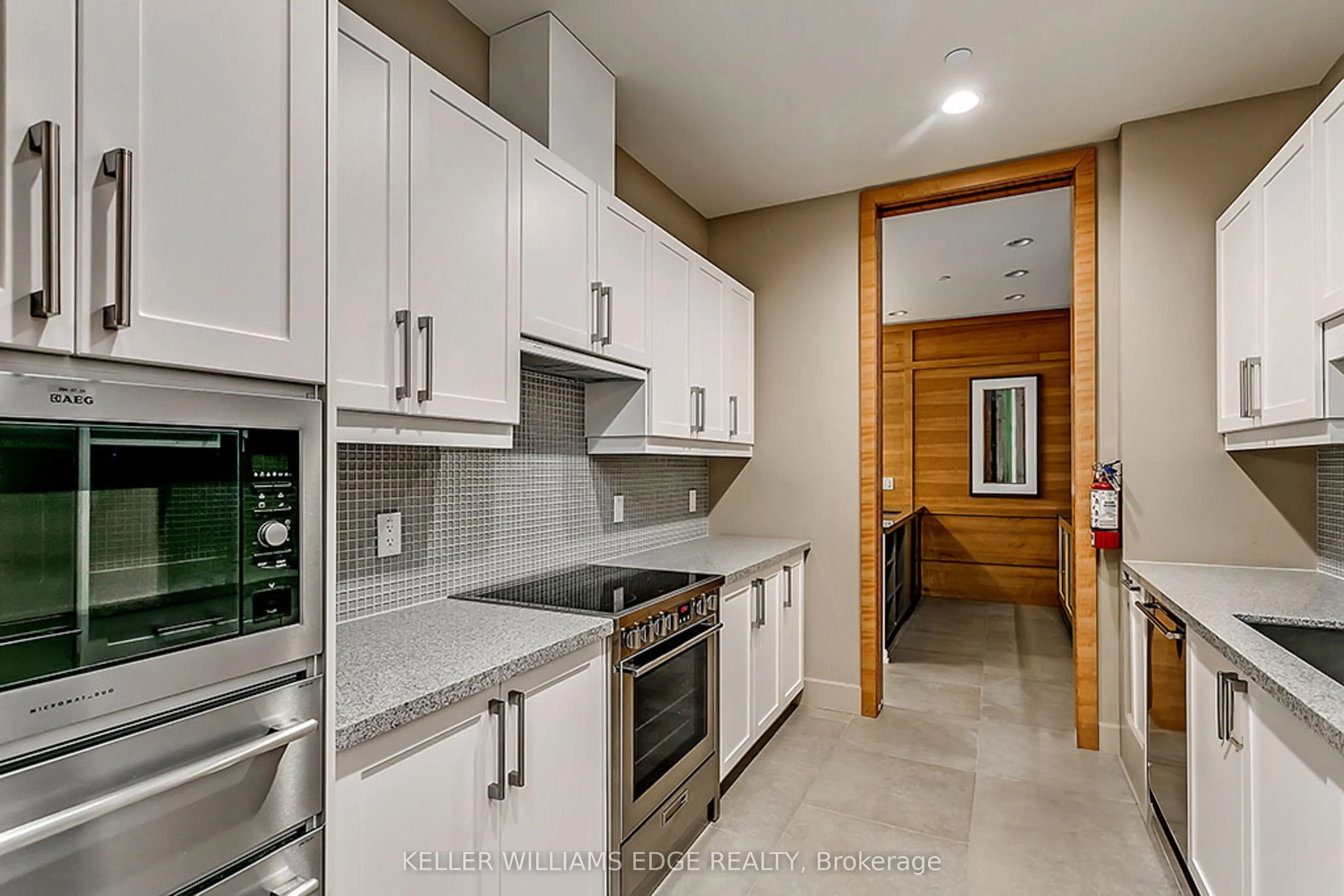 3500 Lakeshore Road W, #808