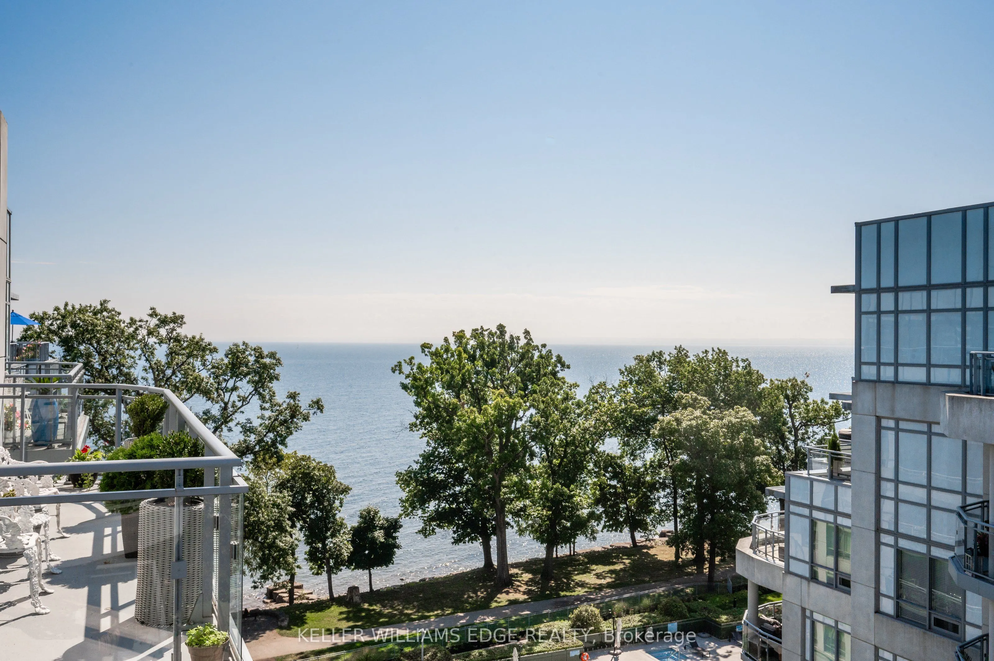 3500 Lakeshore Road W, #808