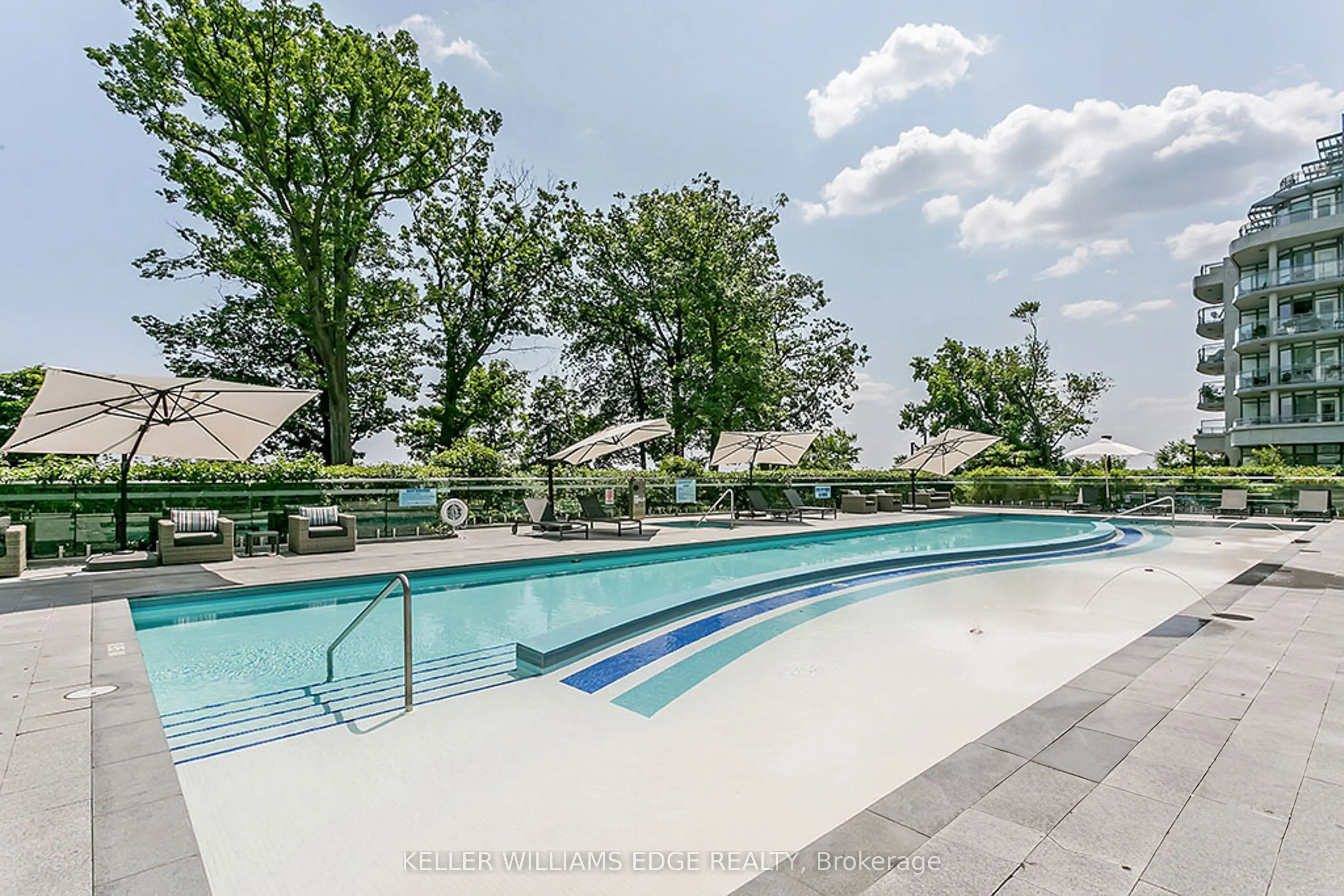 3500 Lakeshore Road W, #808