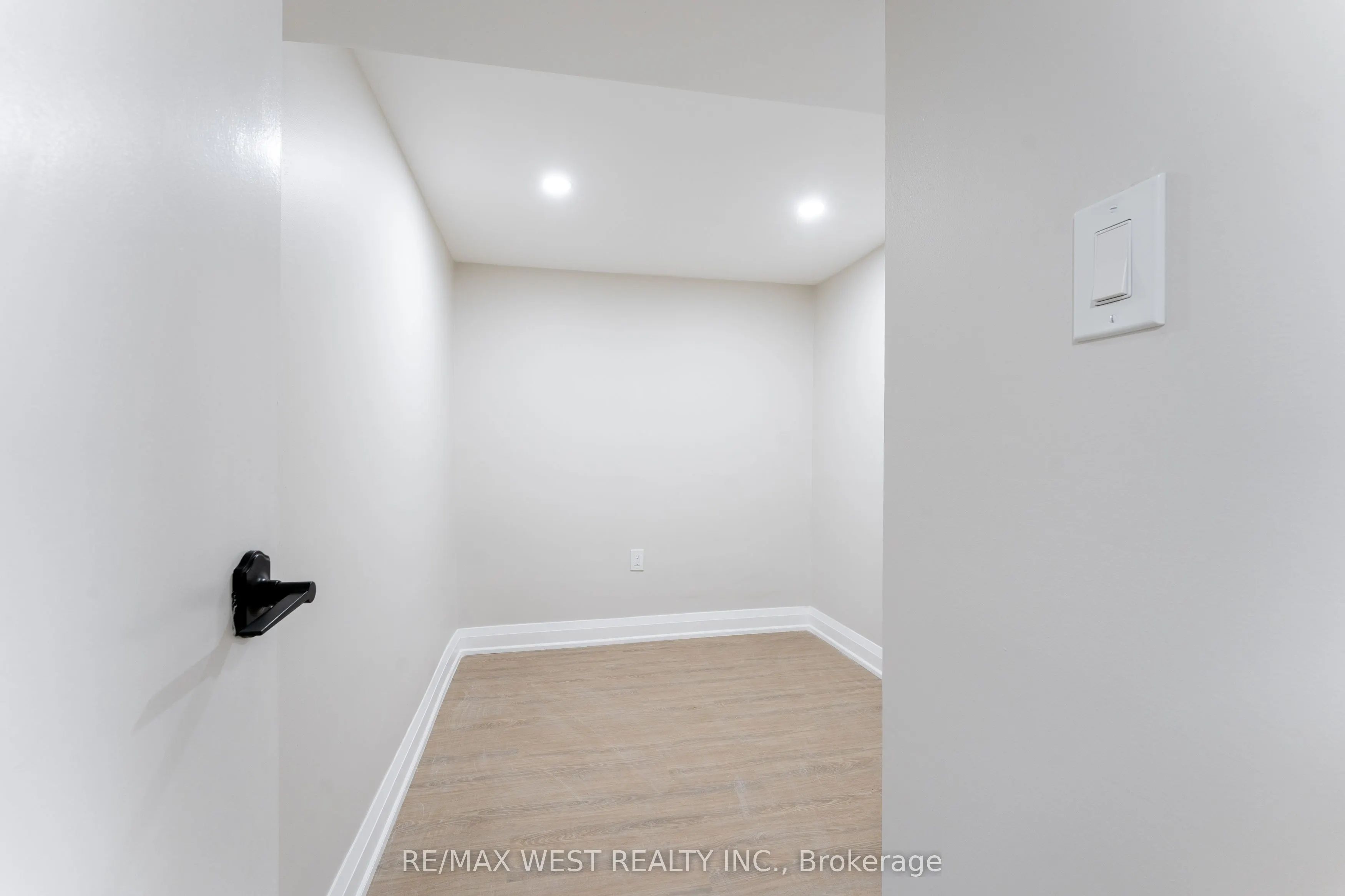 277 Wallenberg Crescent