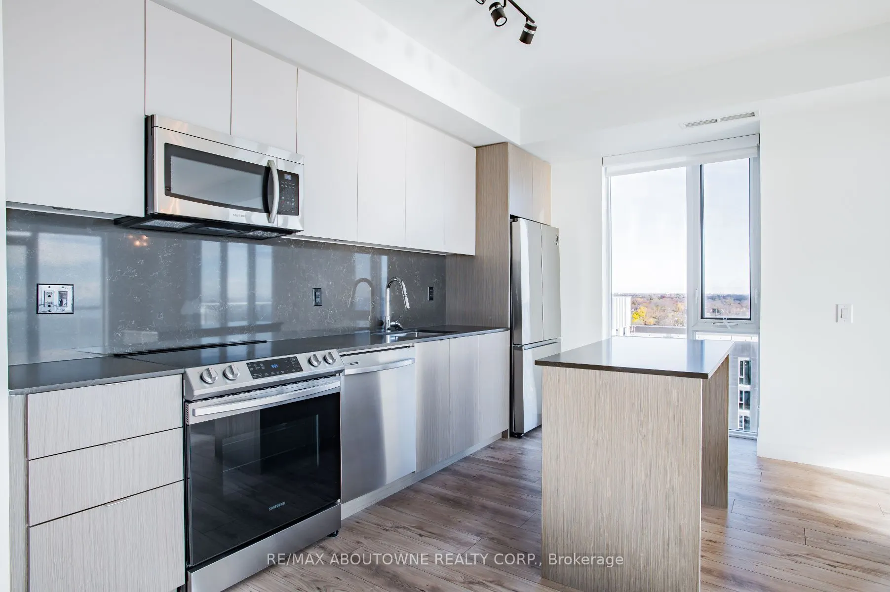 125 Bronte Road, #A0702