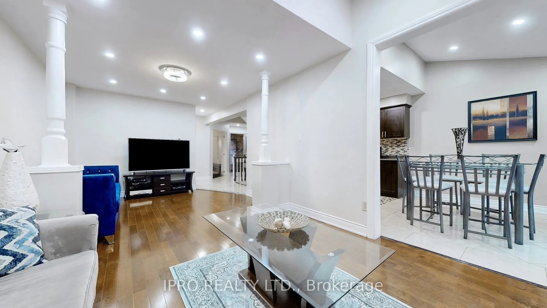 2798 Lindholm Crescent