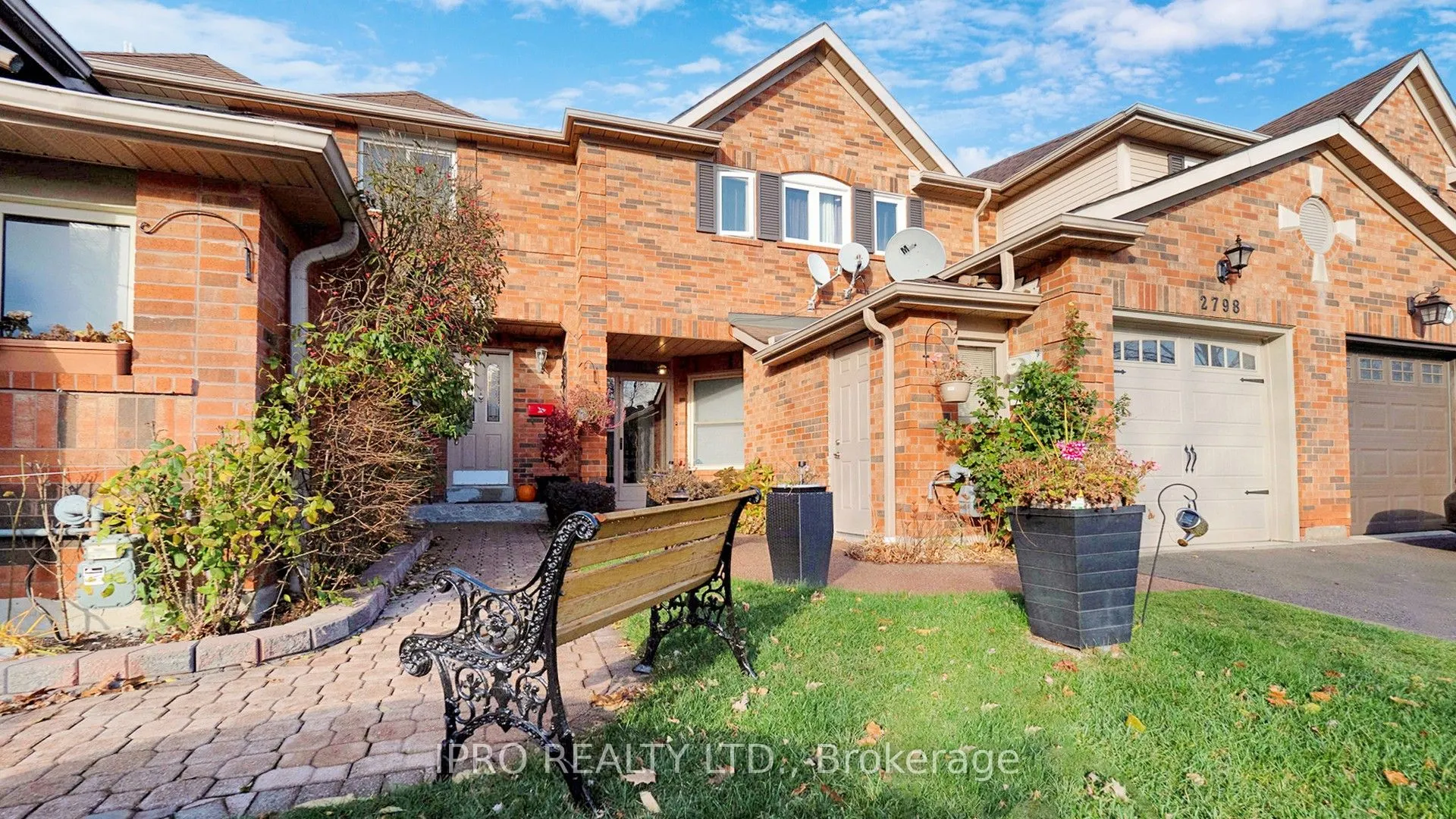 2798 Lindholm Crescent