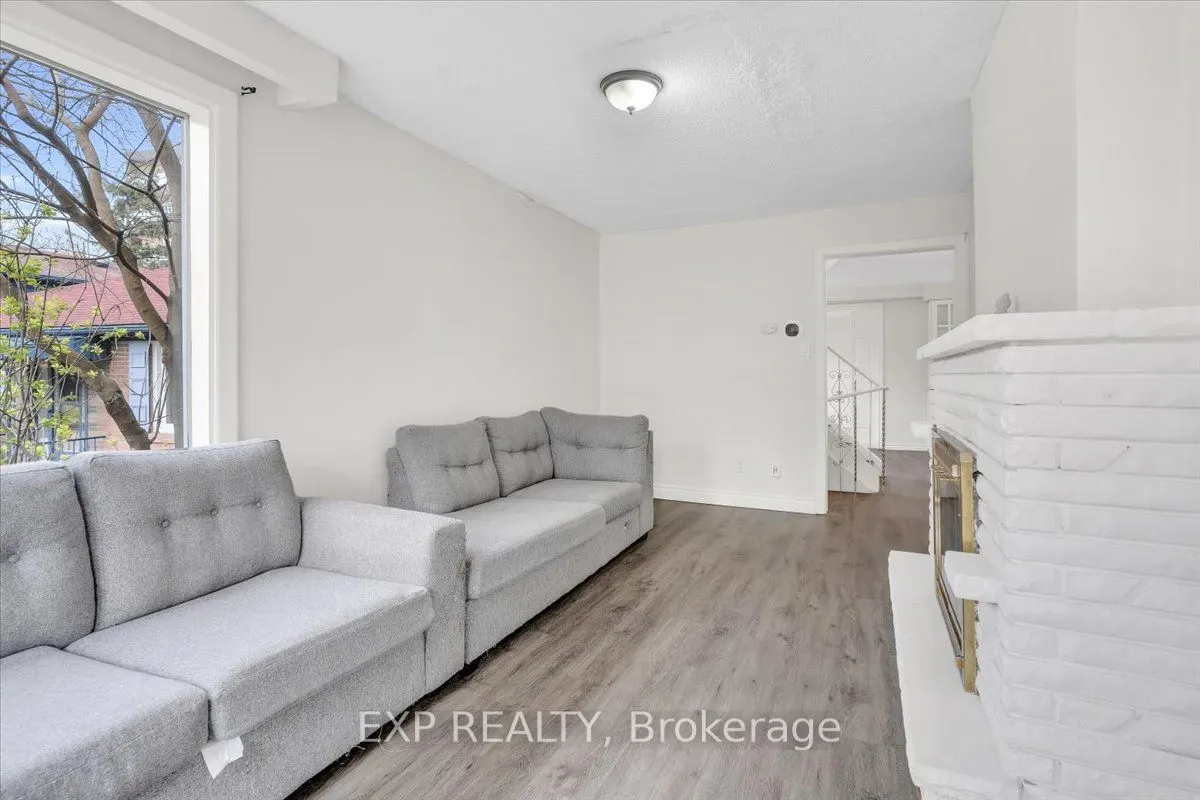 208 Lake Promenade