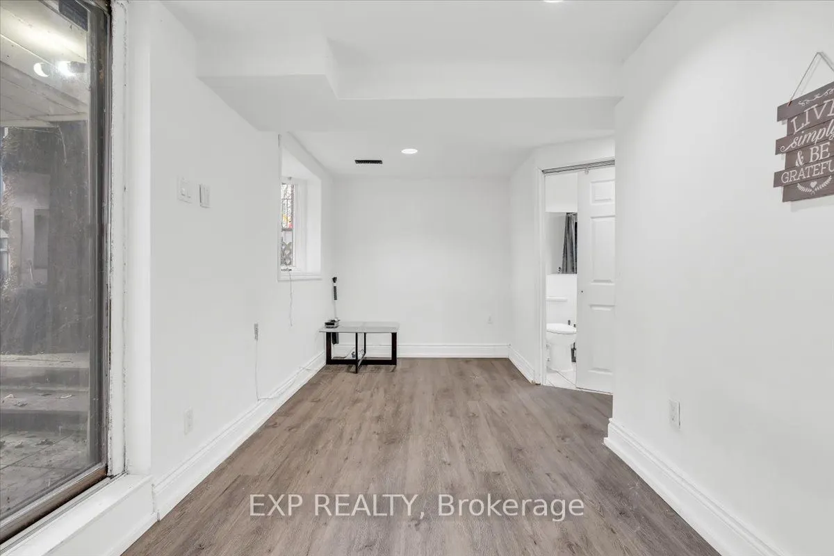 208 Lake Promenade