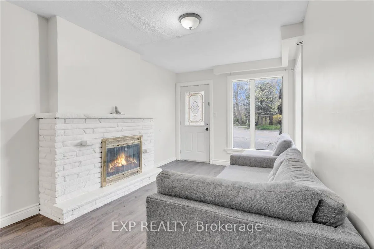 208 Lake Promenade