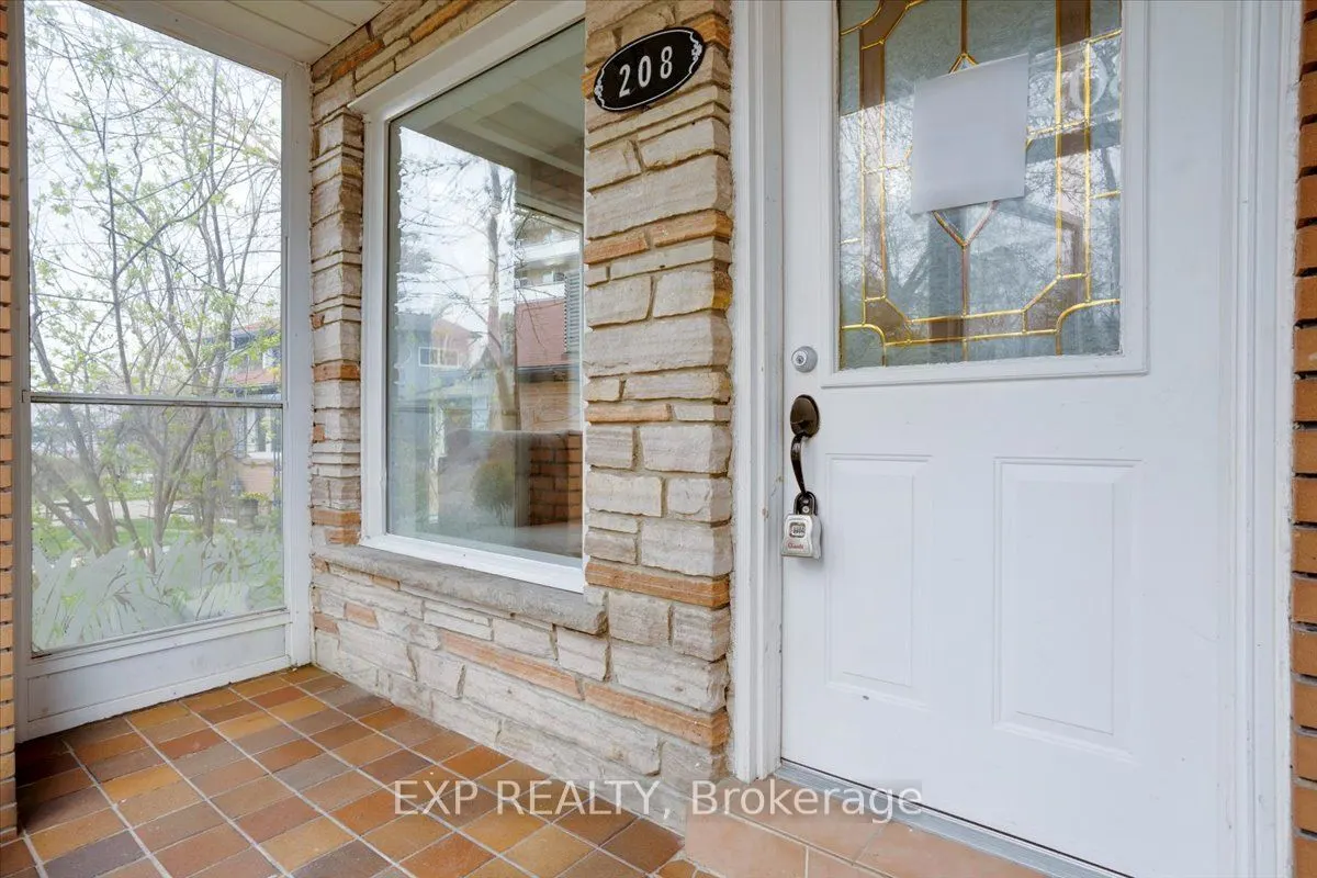208 Lake Promenade