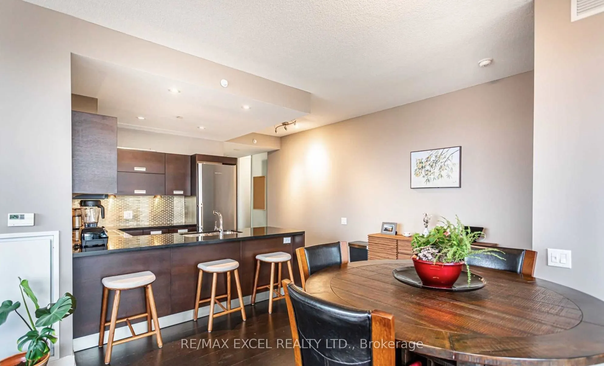 90 Park Lawn Road, #716