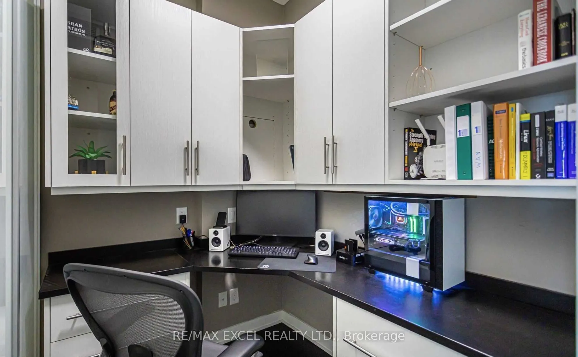 90 Park Lawn Road, #716