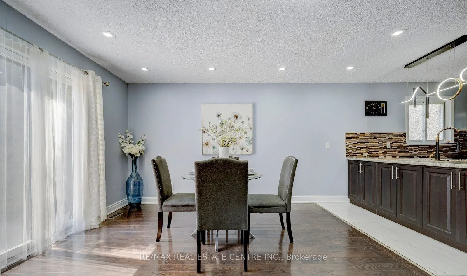 12 Charing Drive