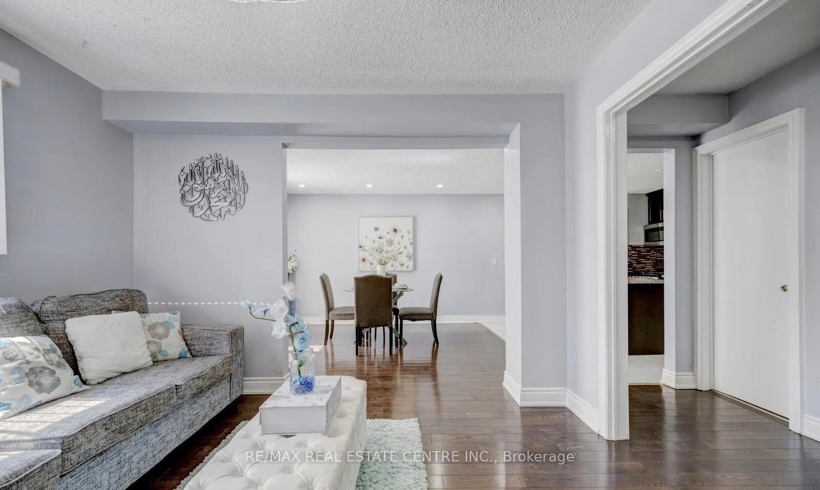 12 Charing Drive