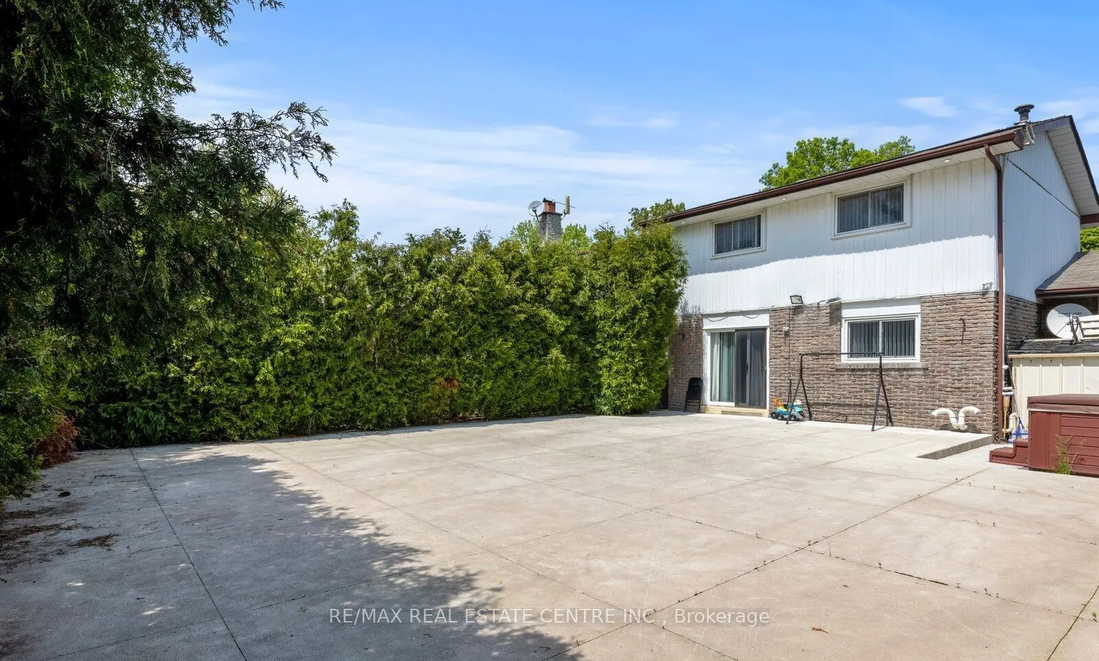 12 Charing Drive