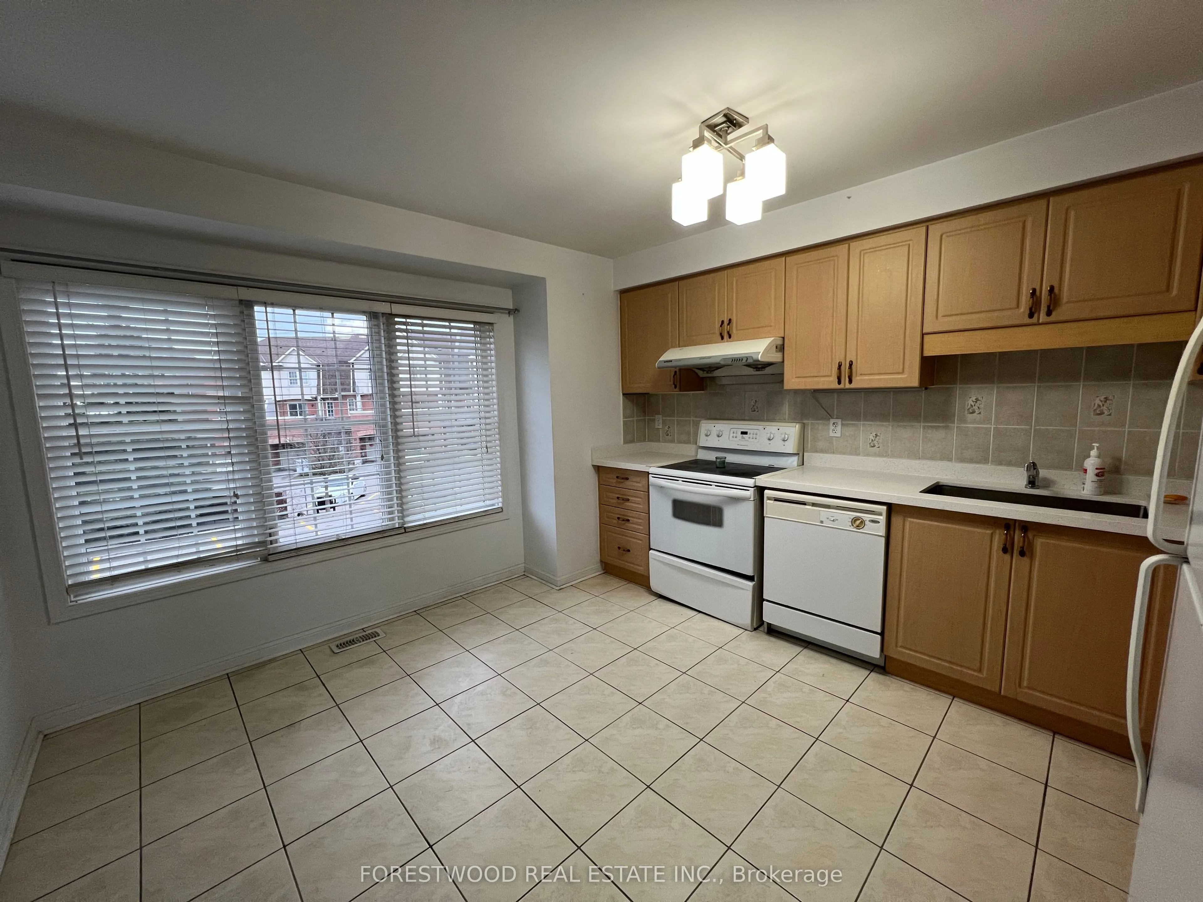 3030 Breakwater Court, #84