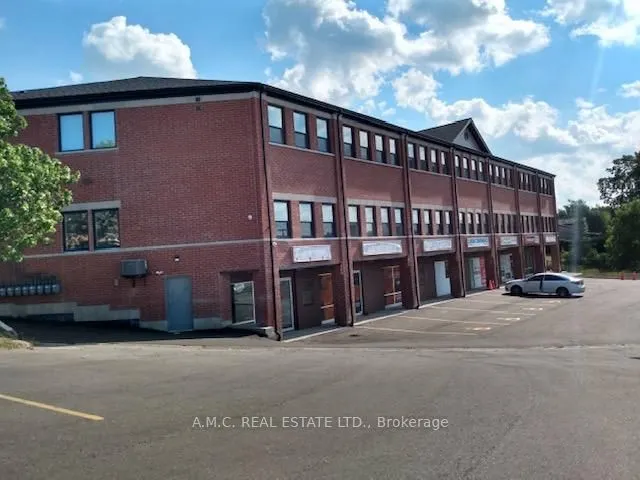15 Brenda Boulevard S, #101
