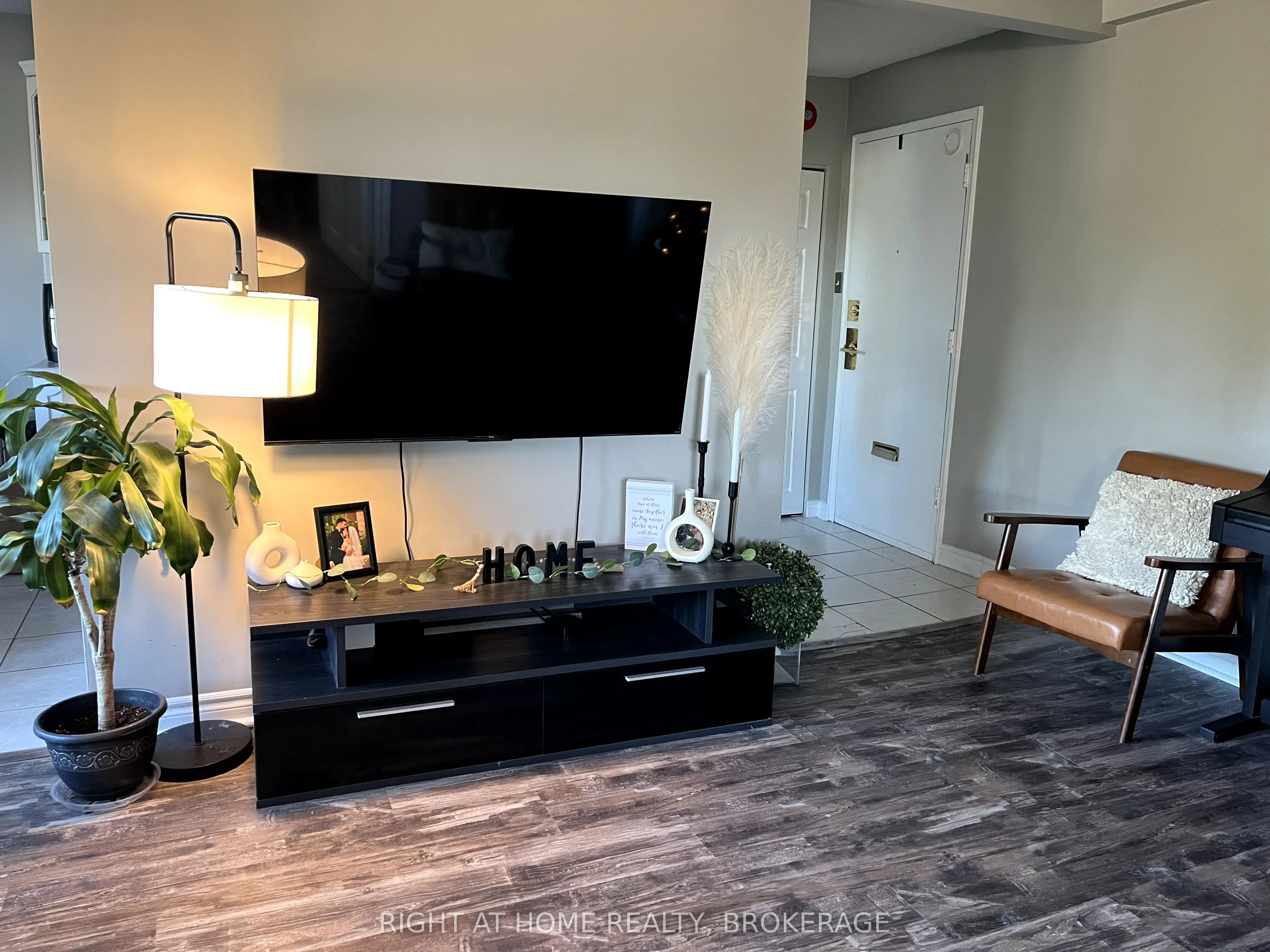 2411 New Street, #604