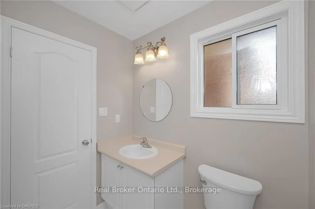 2493 Newcastle Crescent