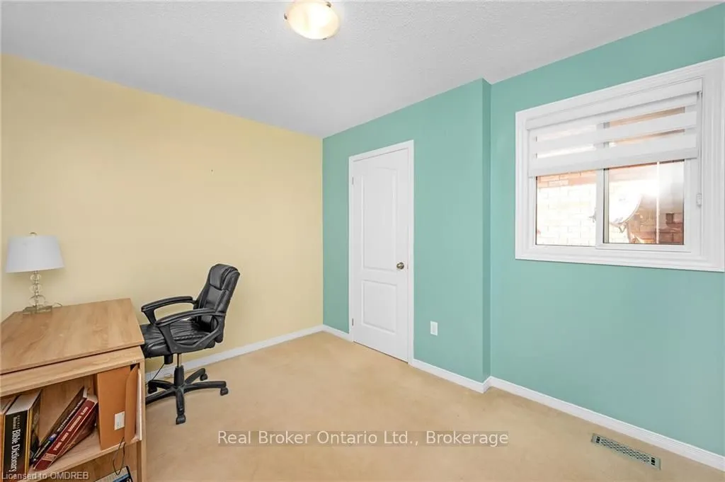 2493 Newcastle Crescent