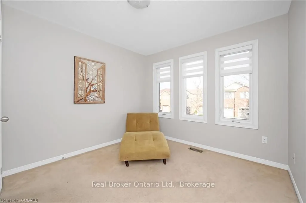 2493 Newcastle Crescent