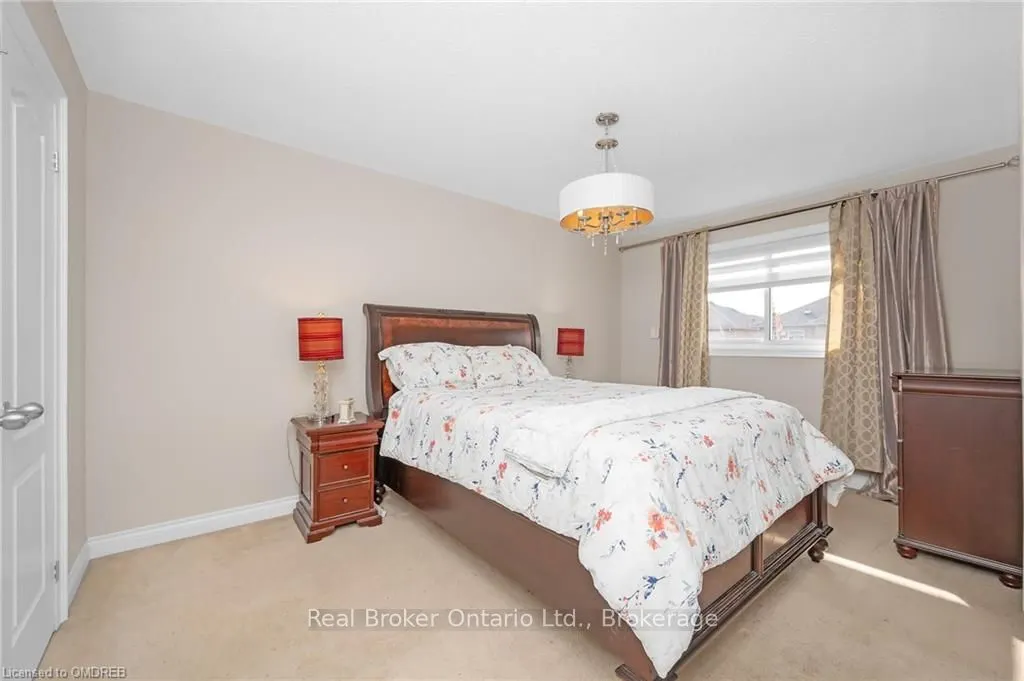 2493 Newcastle Crescent