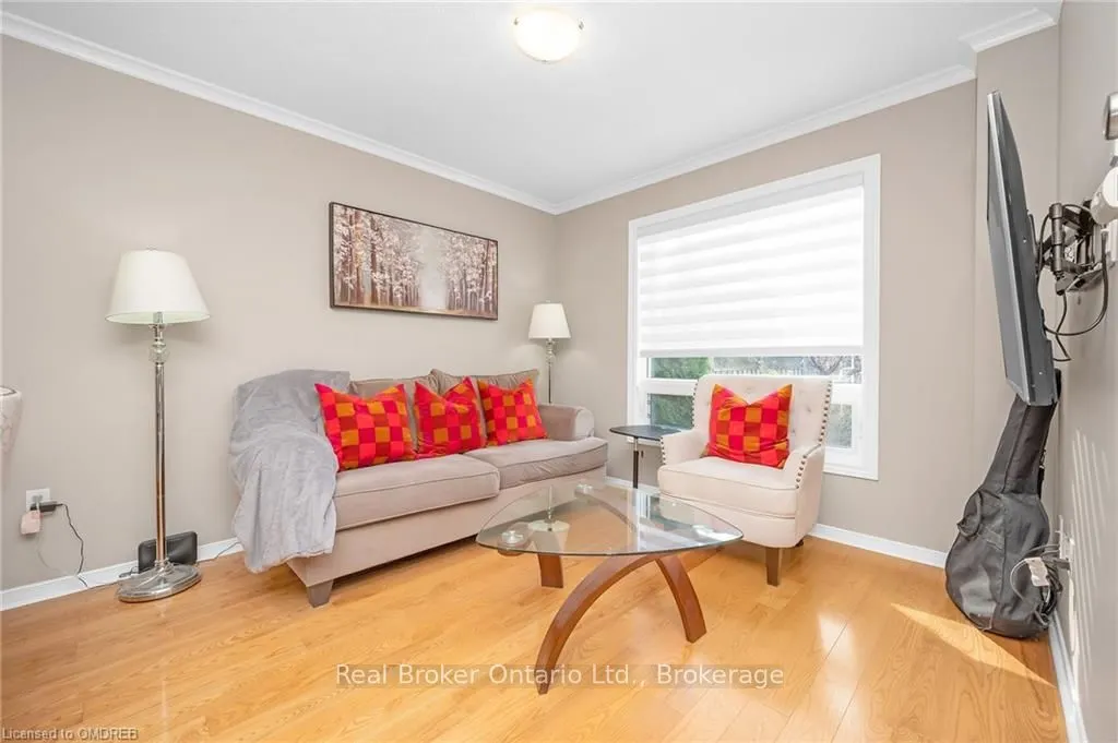 2493 Newcastle Crescent