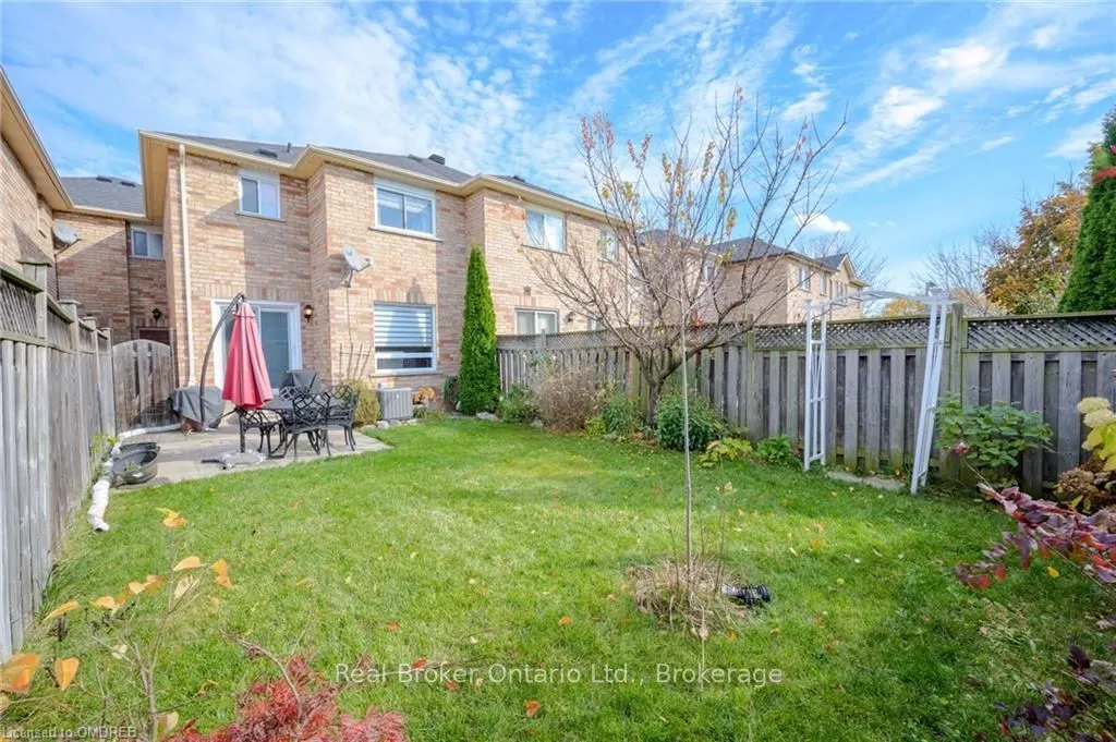 2493 Newcastle Crescent