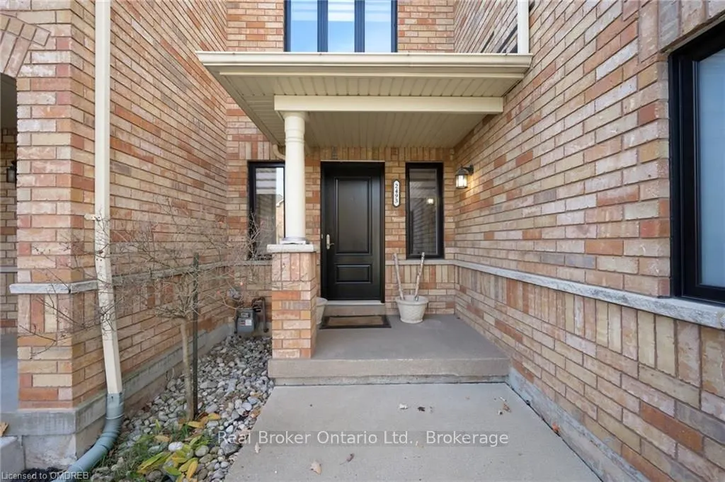 2493 Newcastle Crescent