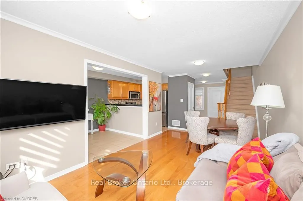 2493 Newcastle Crescent