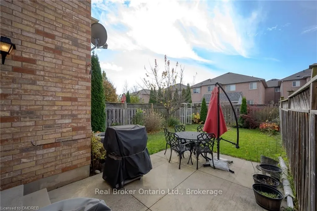 2493 Newcastle Crescent