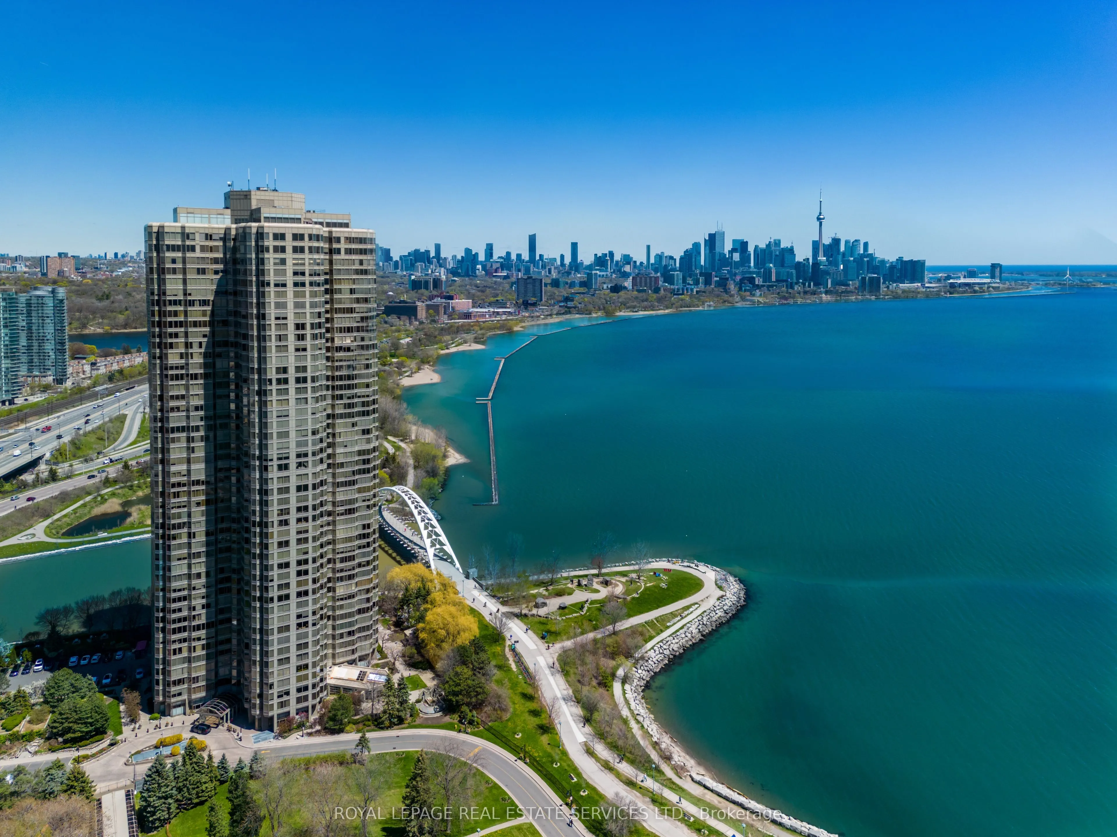 1 Palace Pier Court, #1605