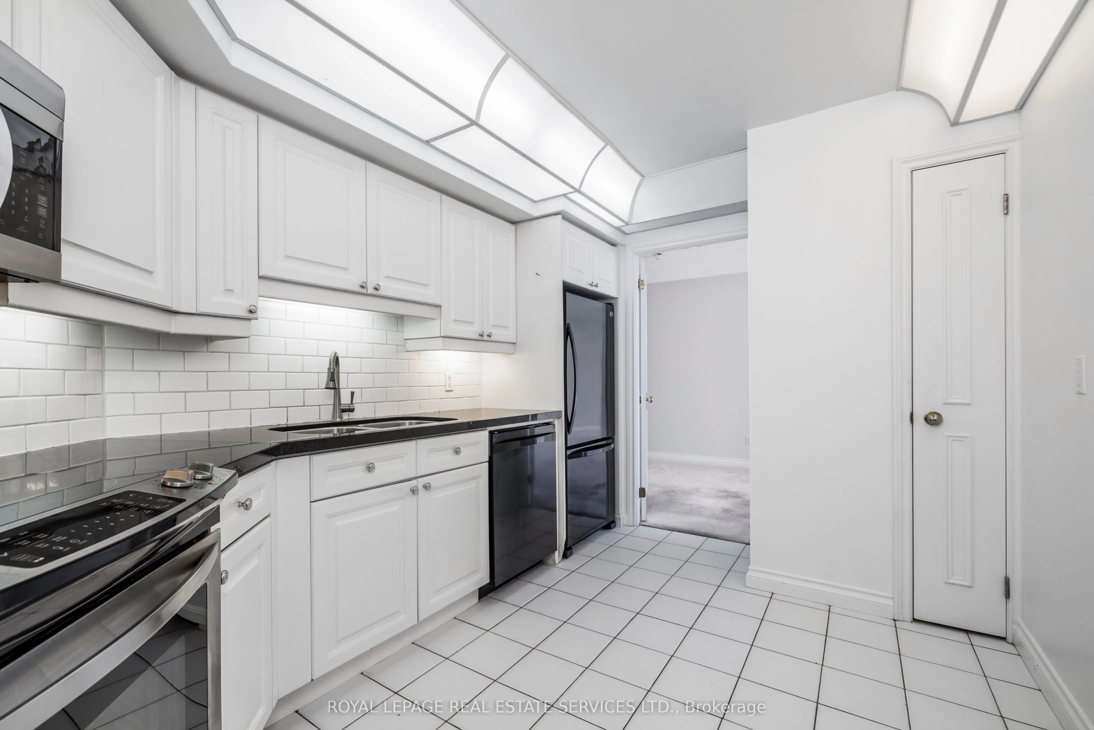 1 Palace Pier Court, #1605
